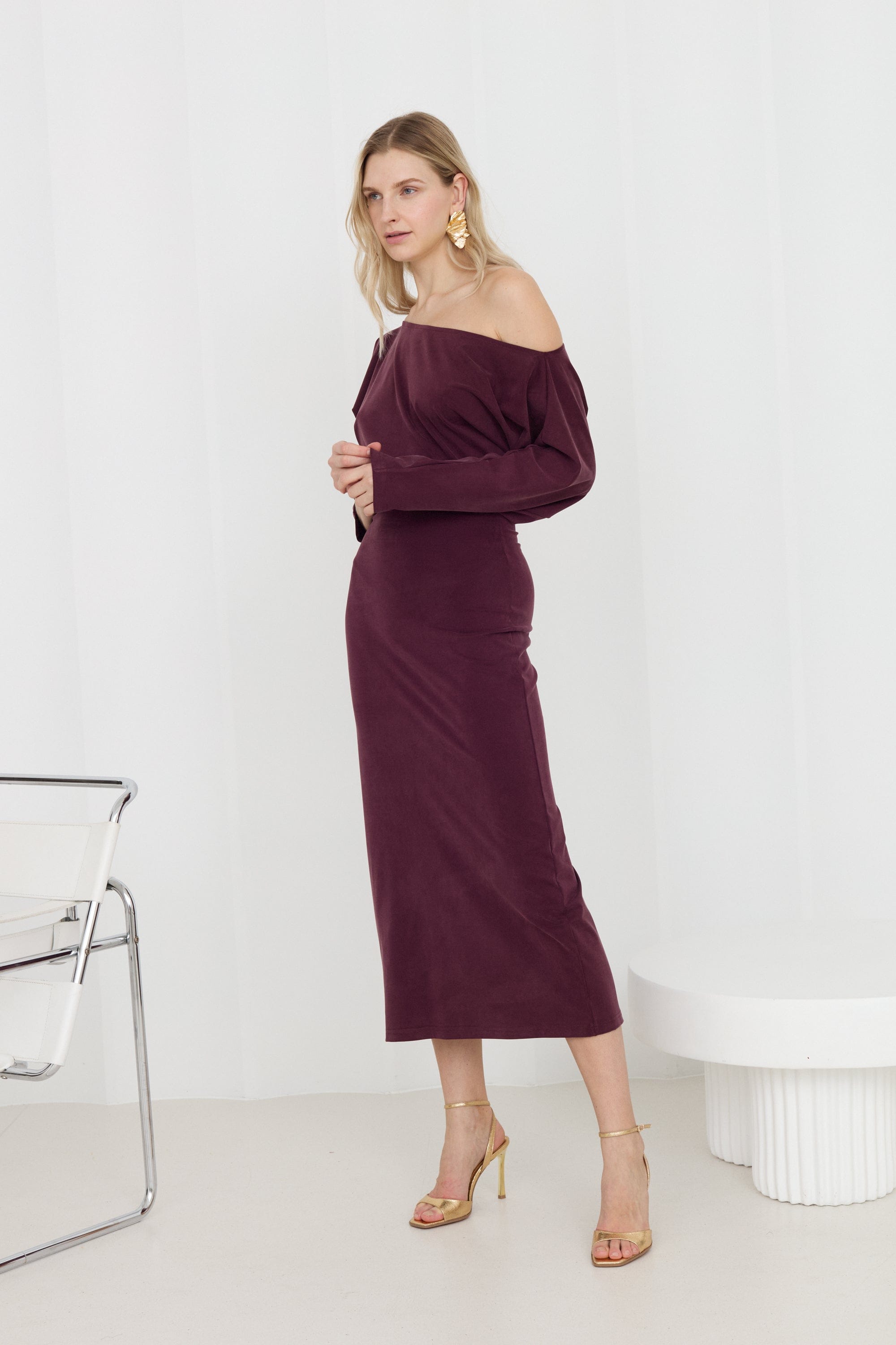 THEA Grape Purple Off-Shoulder Midi Dress With Long Sleeves made by UNDRESS
