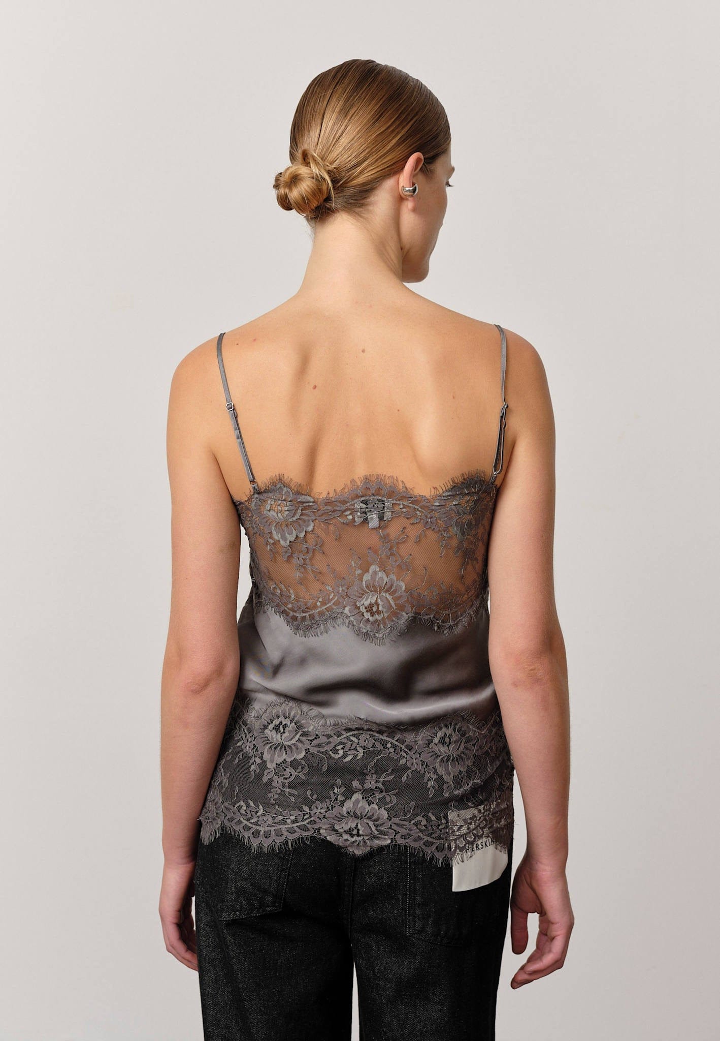 Linnea Top - Dark Grey made by HERSKIND