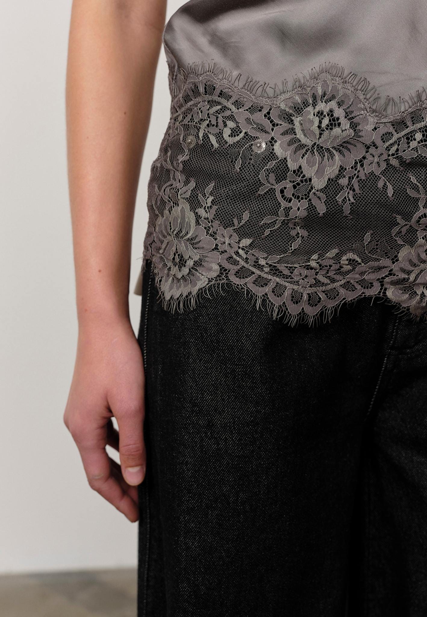 Linnea Top - Dark Grey made by HERSKIND