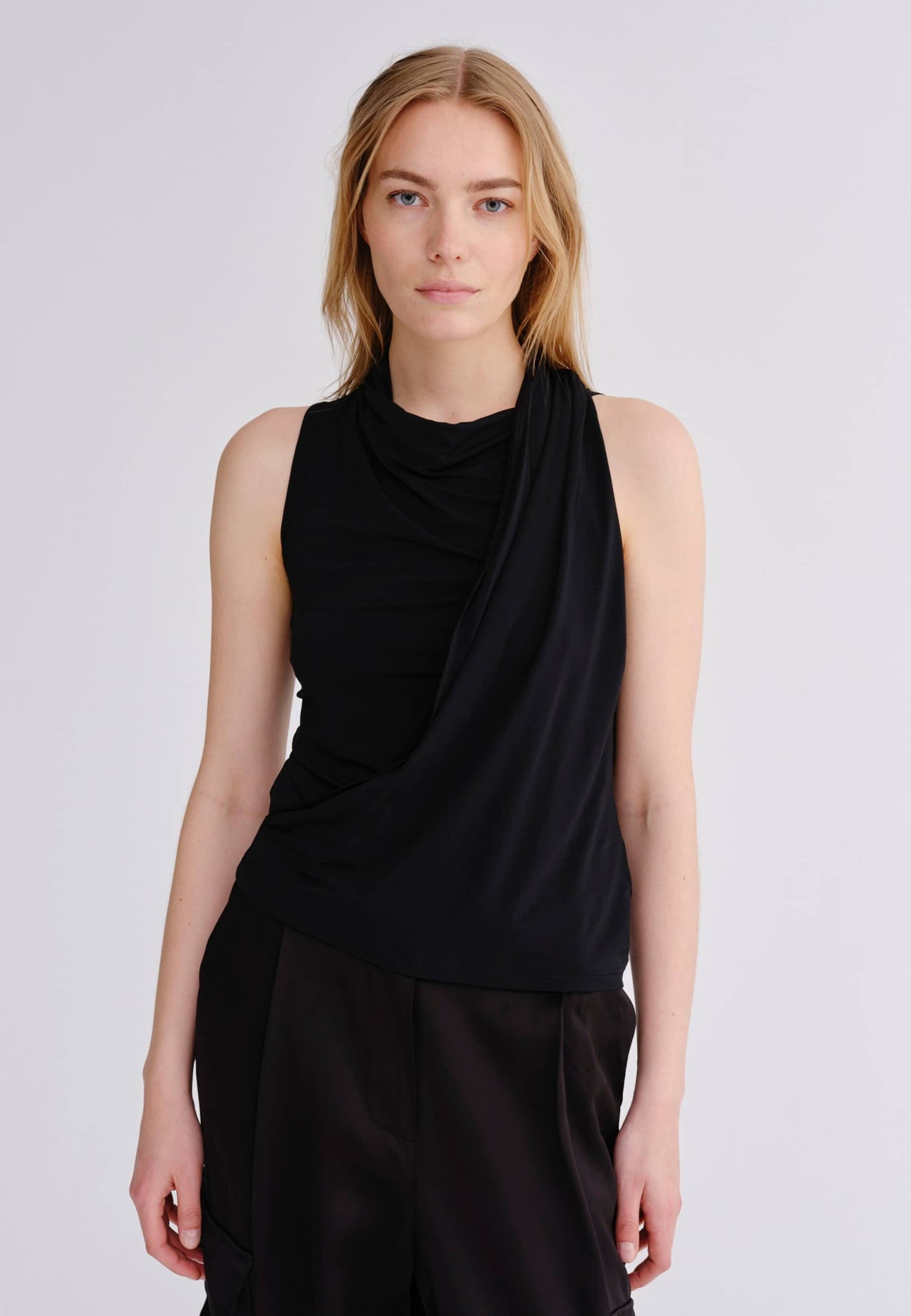 Coco Top - Black made by HERSKIND