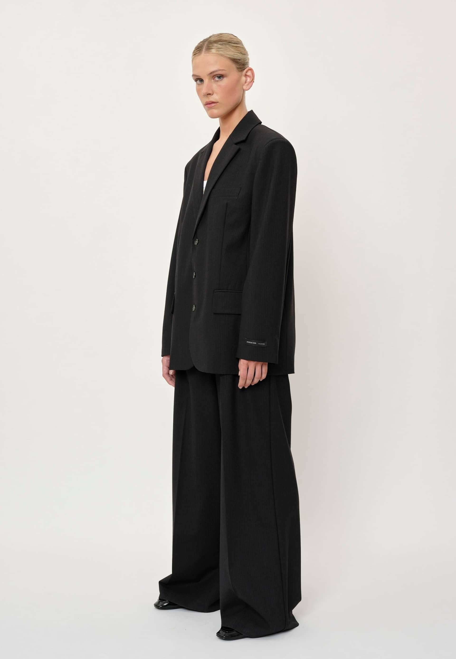 Nika Blazer - Dark Grey Pinstripe made by HERSKIND