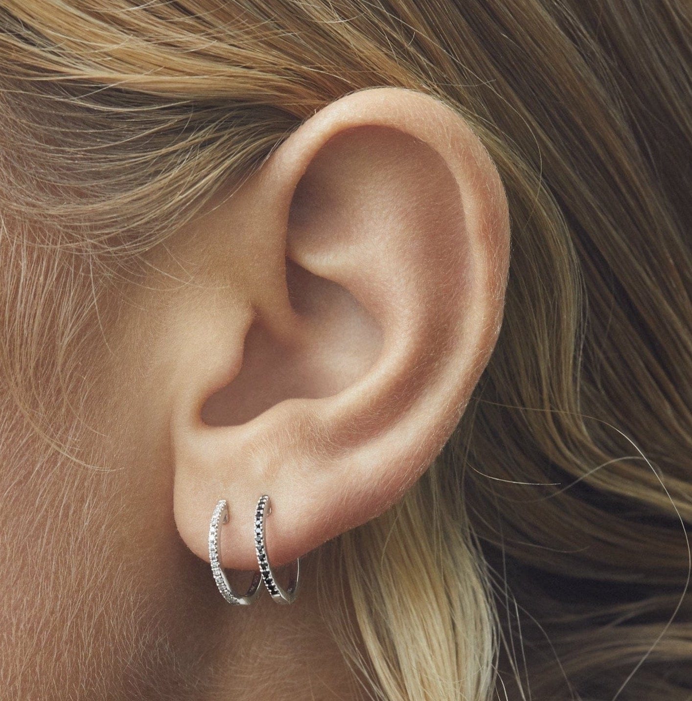 HOOP BLACK/WHITE DIAMOND & WHITE GOLD - 14mm made by ENNUI