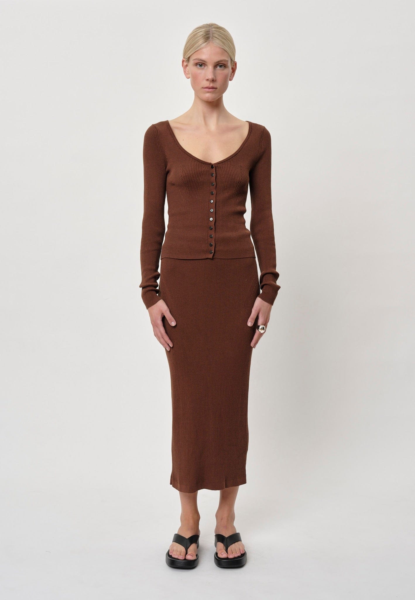 Gili Knit Blouse - Toffee made by HERSKIND