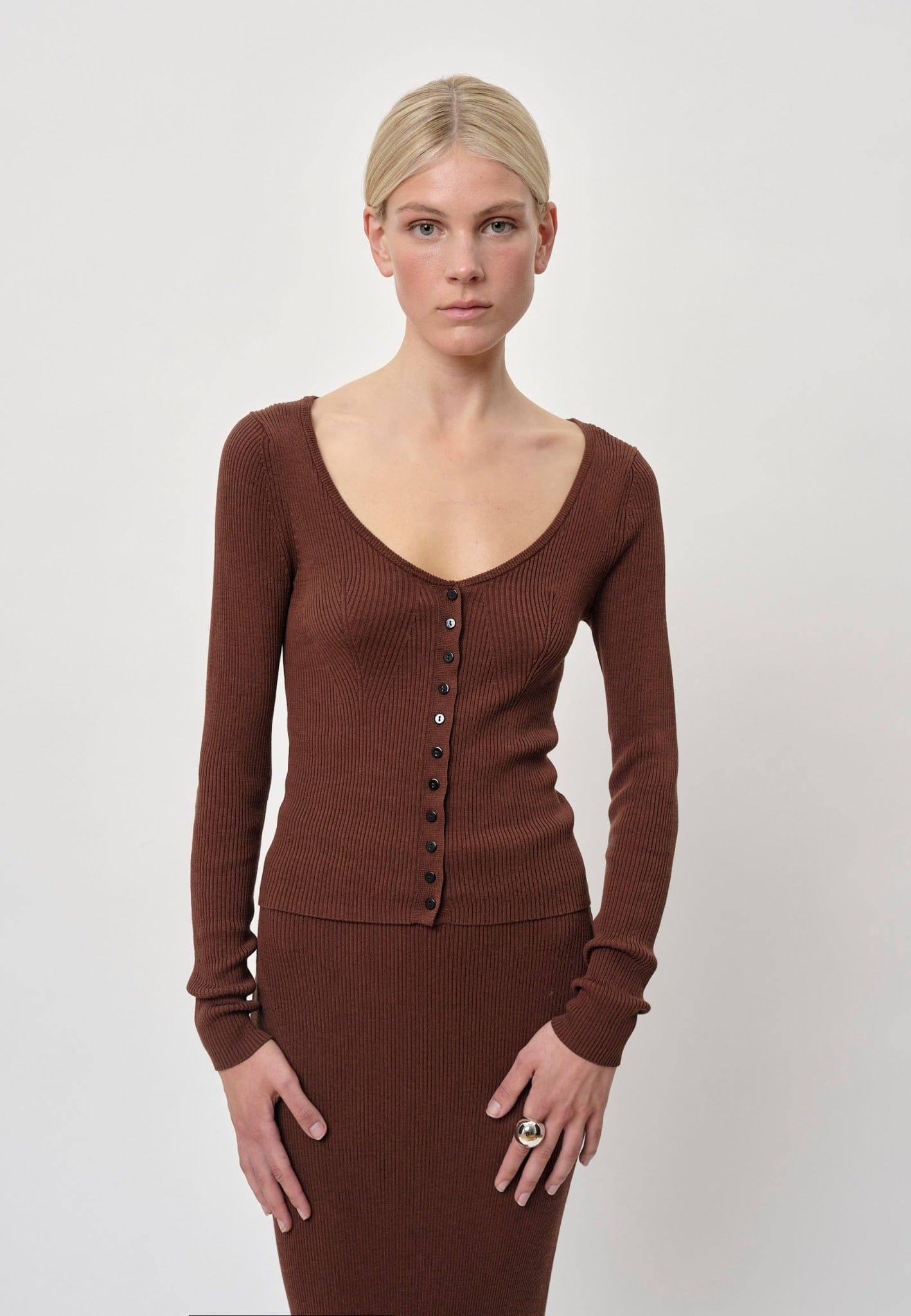 Gili Knit Blouse - Toffee made by HERSKIND