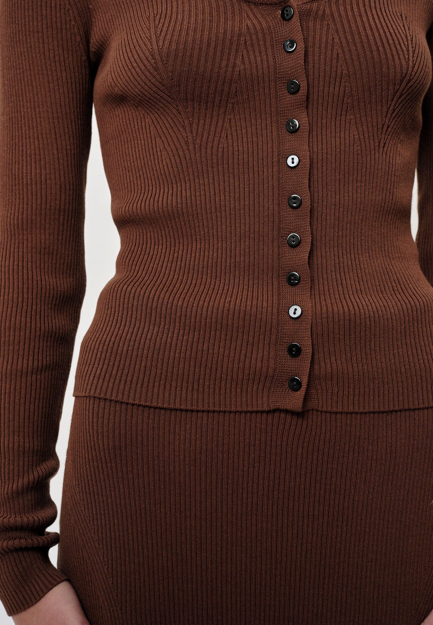 Gili Knit Blouse - Toffee made by HERSKIND