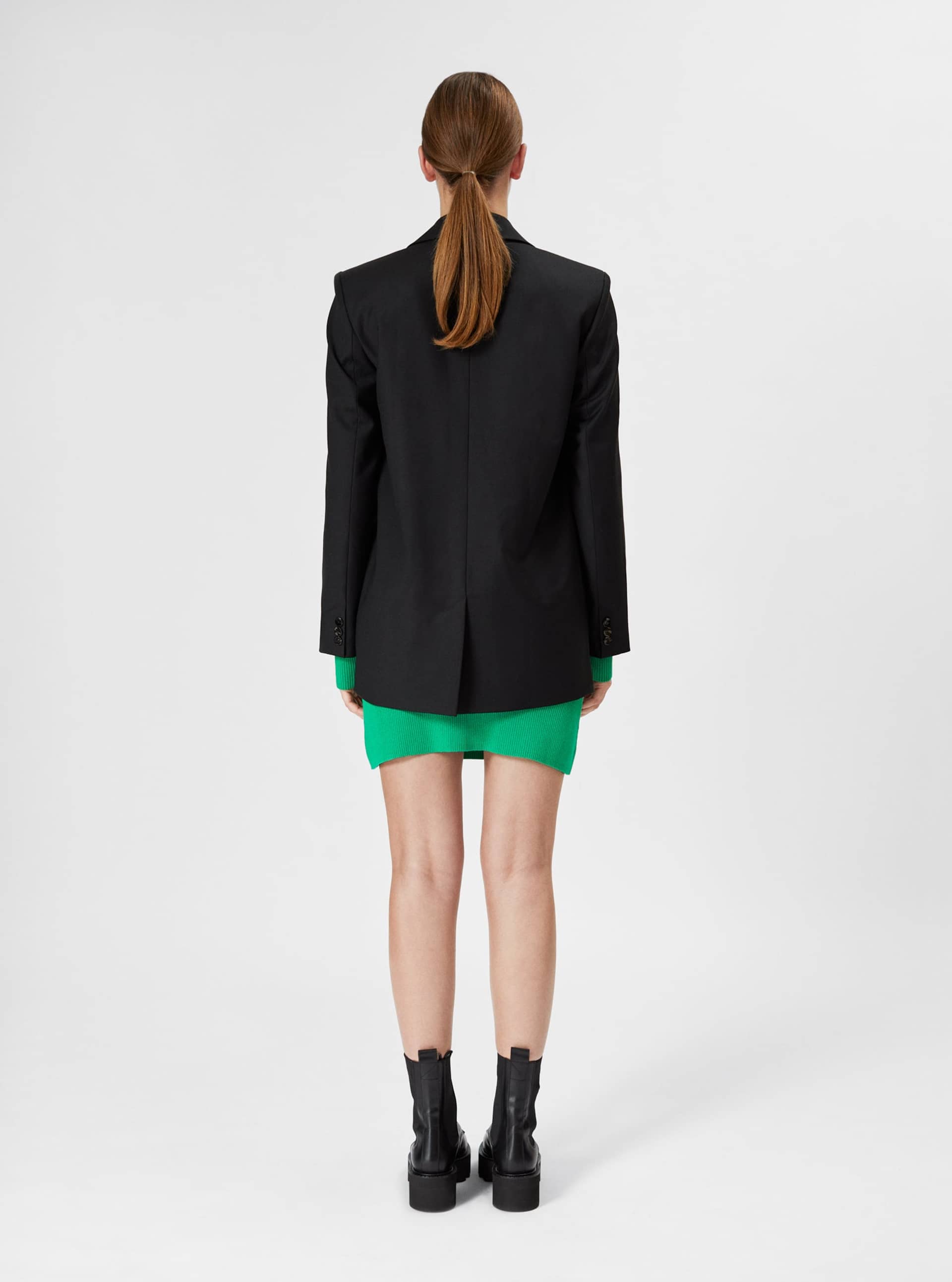 Hannah Wool Blazer in Black made by AÉRYNE
