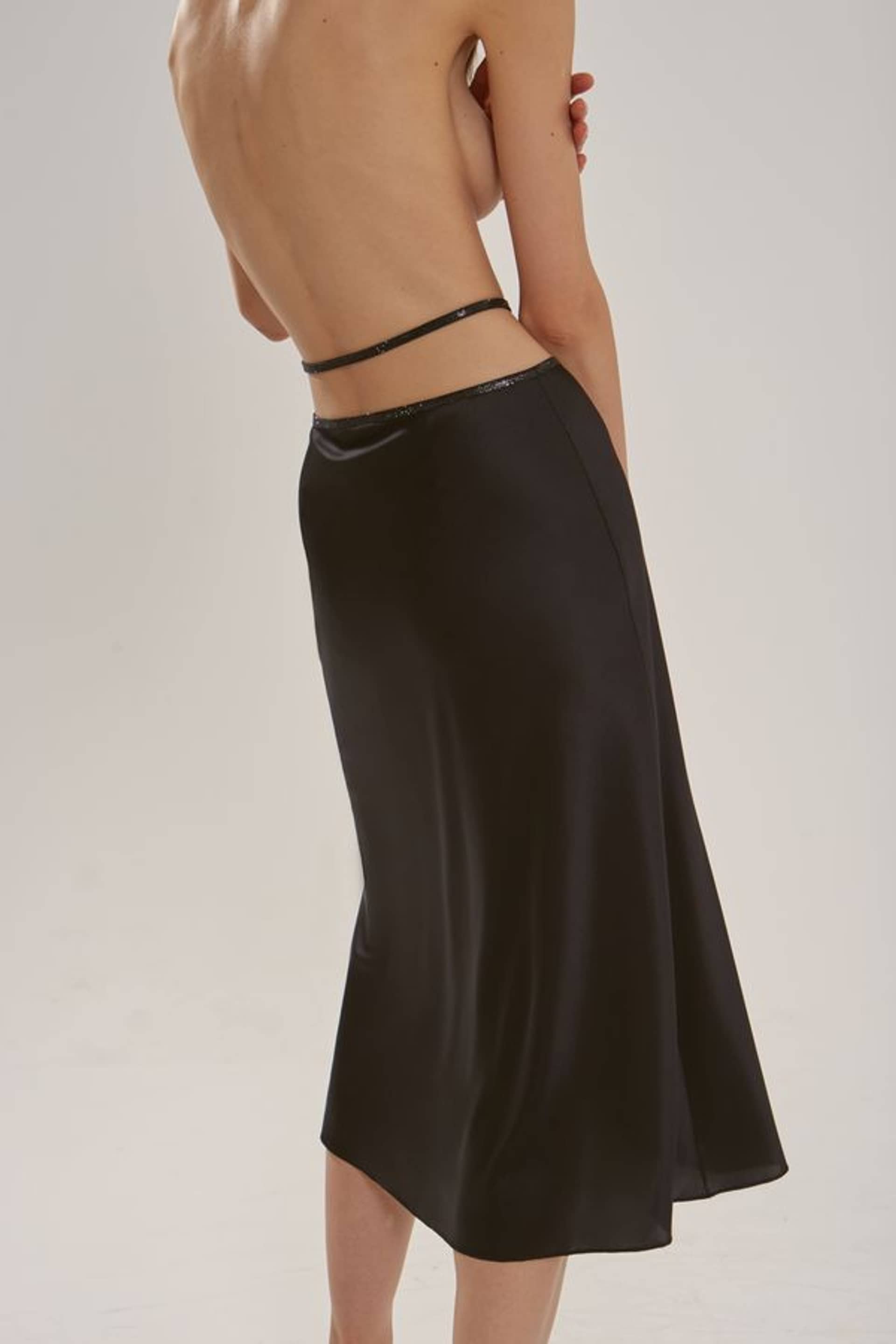 Silk Skirt Midi made by NUÉ