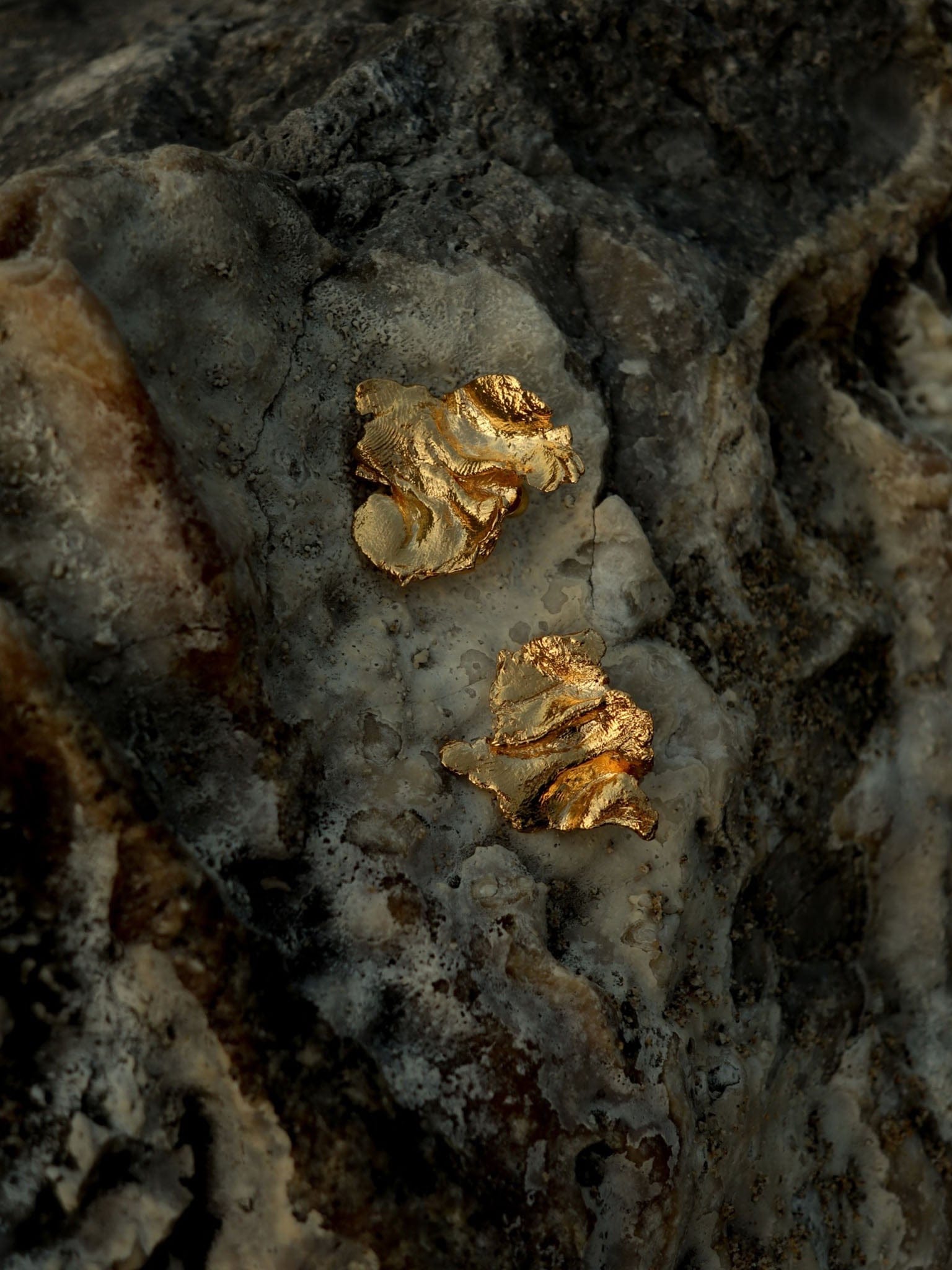 Artemis Goddess Earrings Gold in Gold made by Eva Remenyi