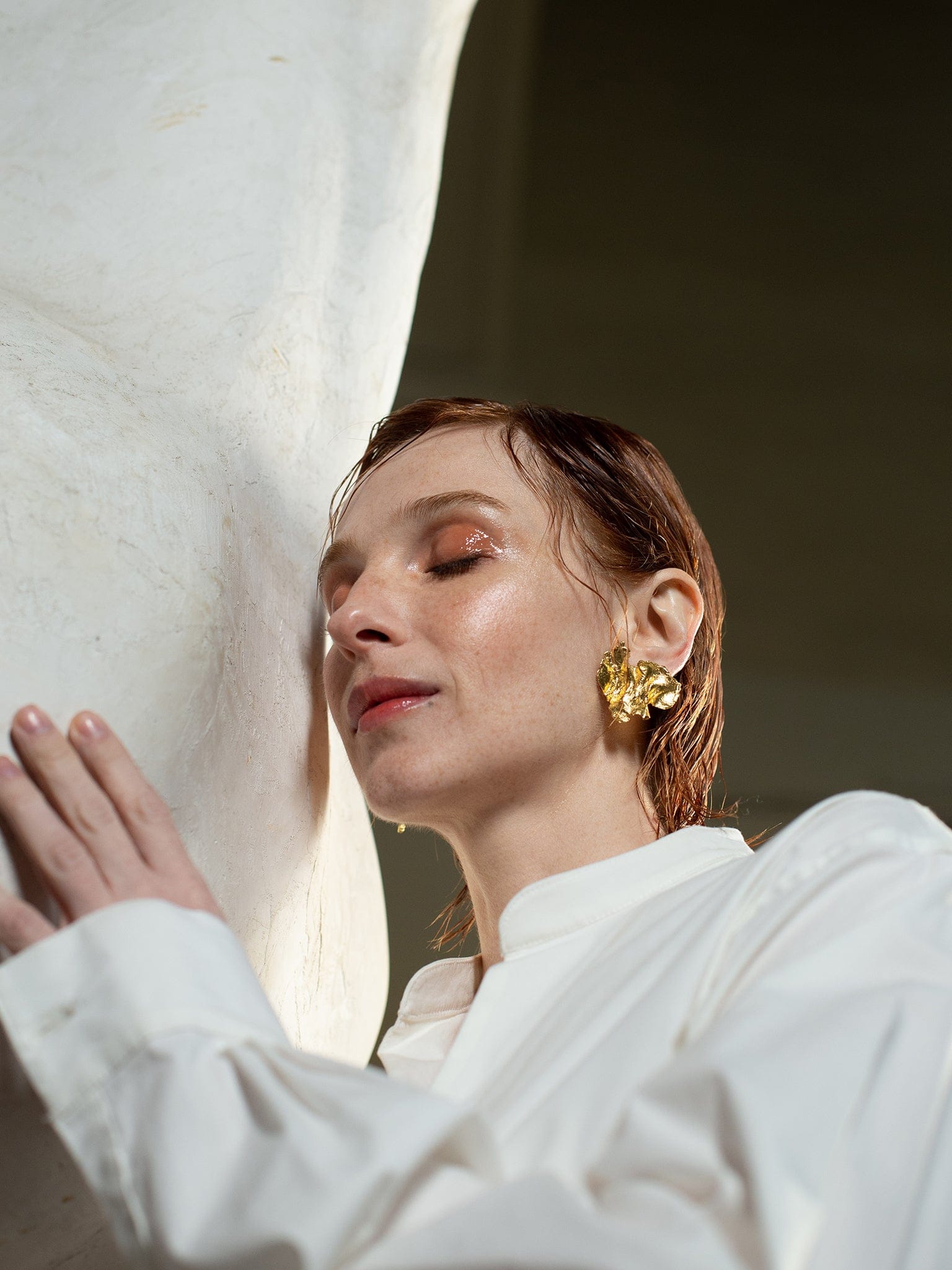 Artemis Goddess Earrings Gold in Gold made by Eva Remenyi