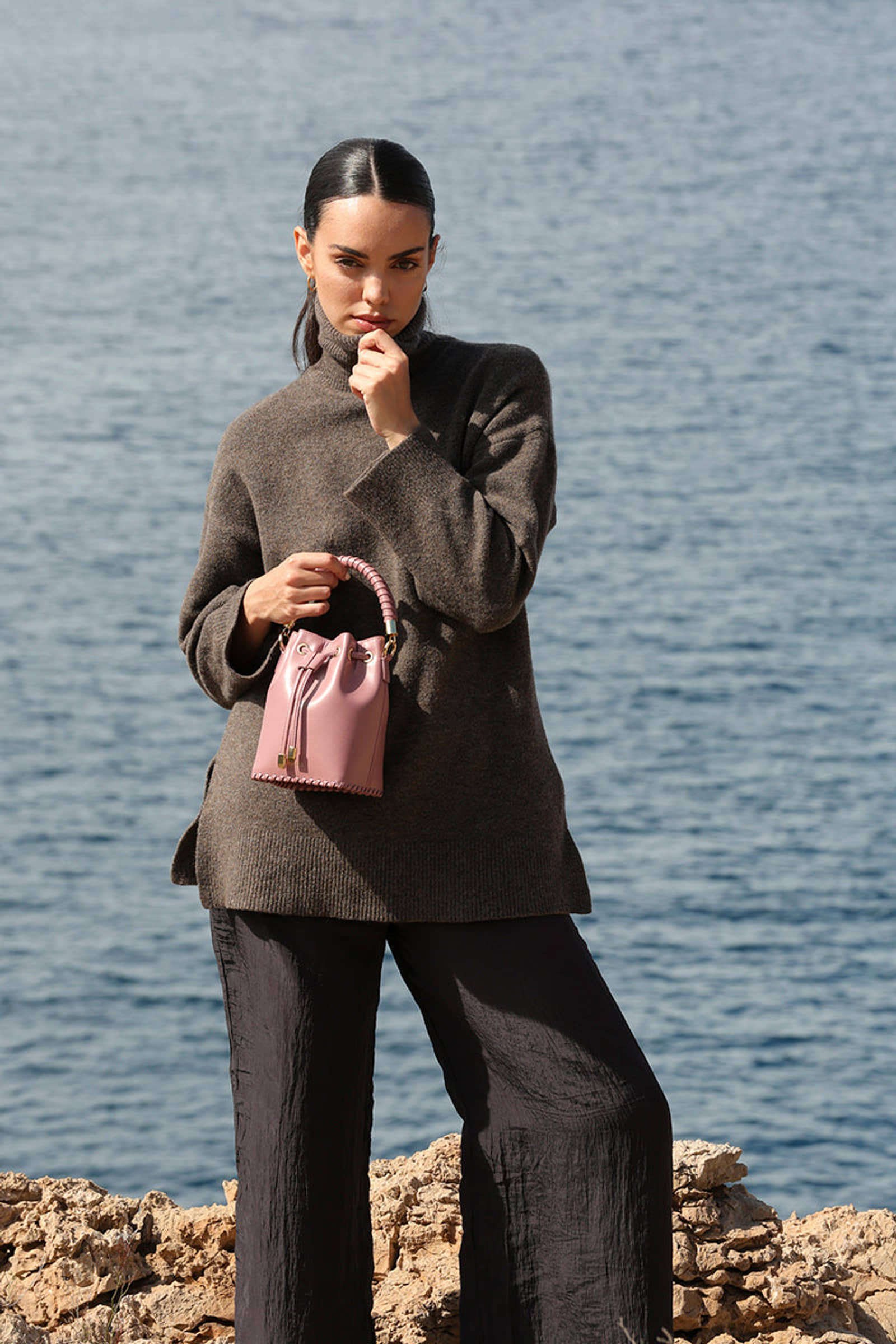 SAONARA MINI BUCKET PINK LEATHER made by Saonara