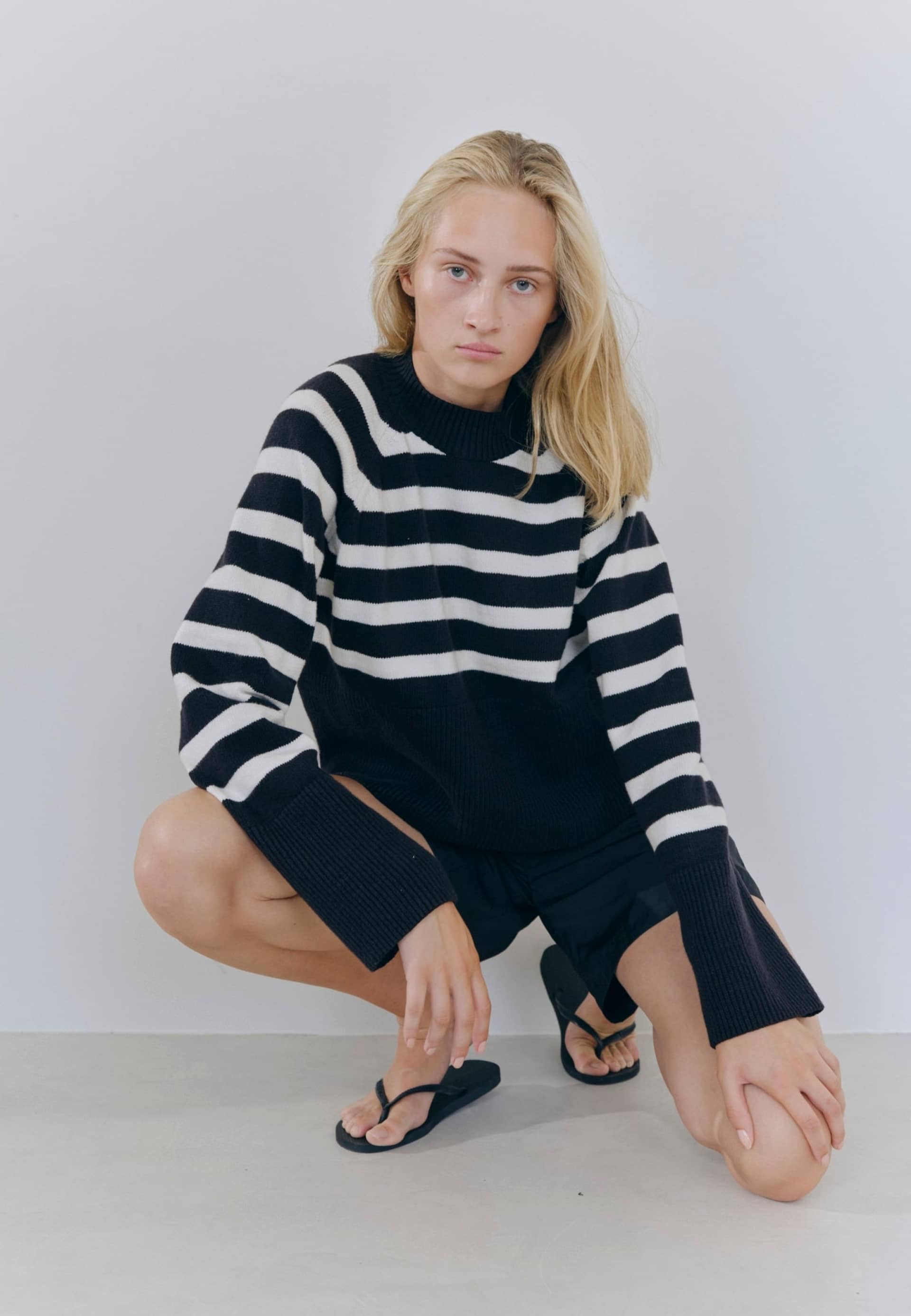 Liam Knit blouse - Black & white made by HERSKIND