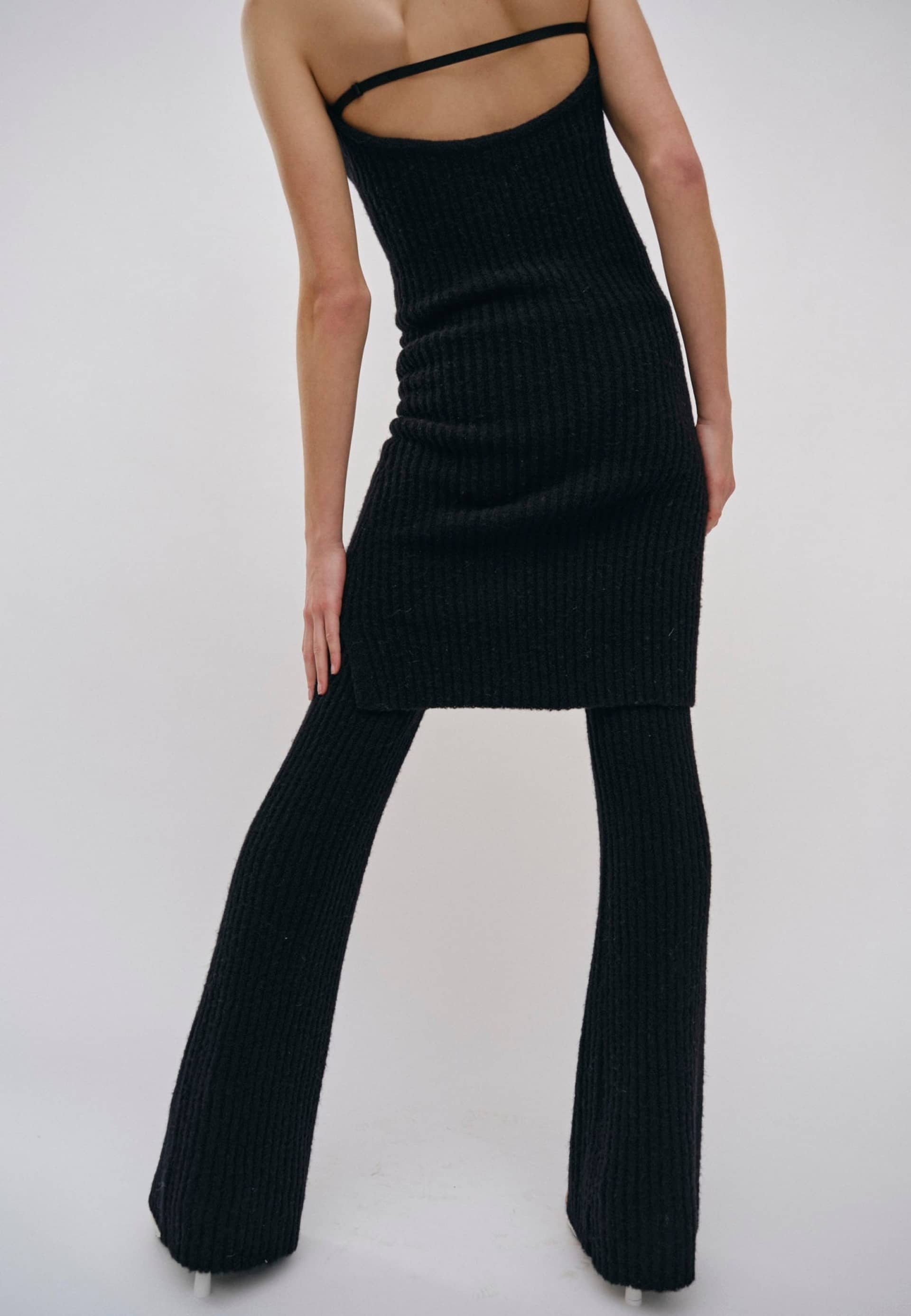 Ziggy Knit Dress - Black made by HERSKIND