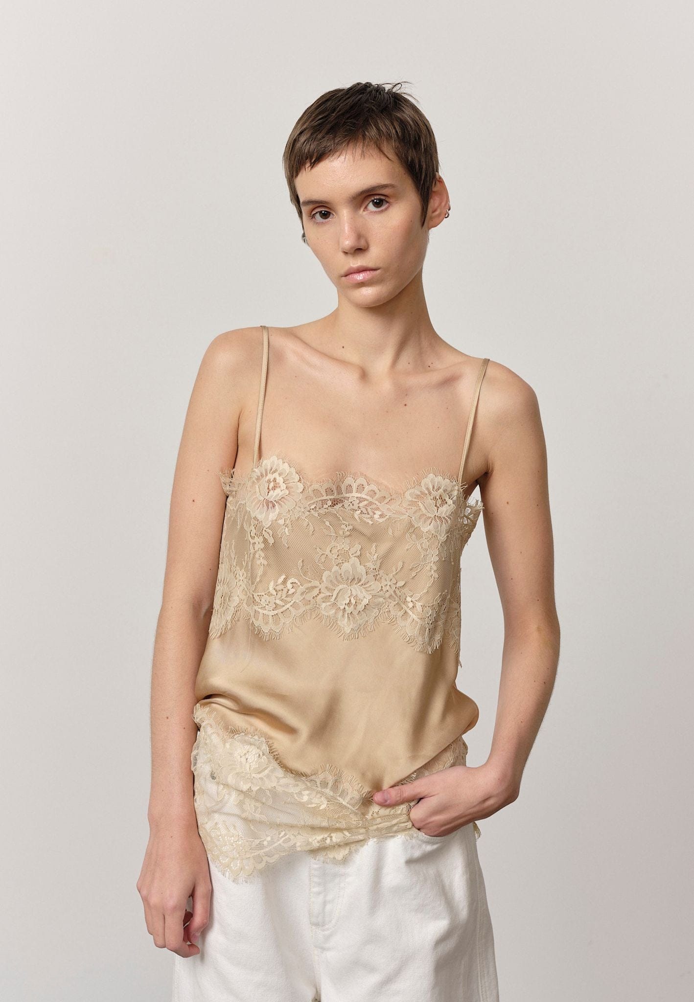 Linnea Top - Sand made by HERSKIND