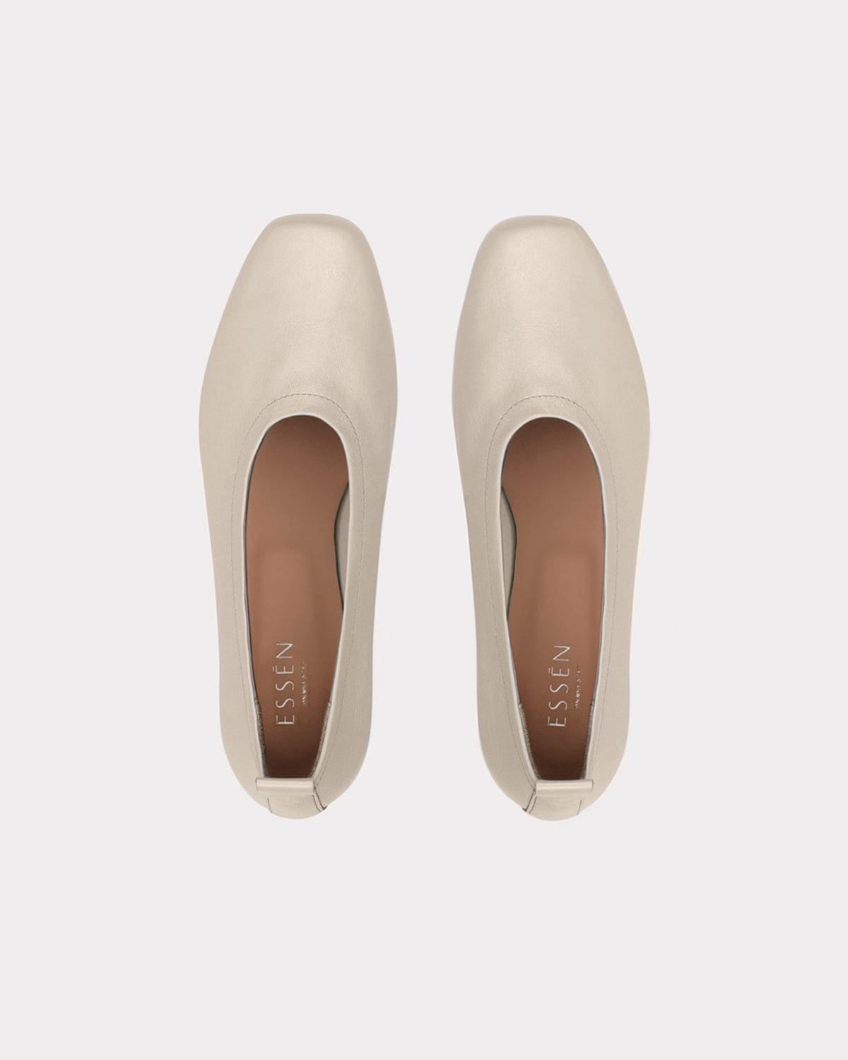 The Foundation Flat - Ivory made by ESSEN