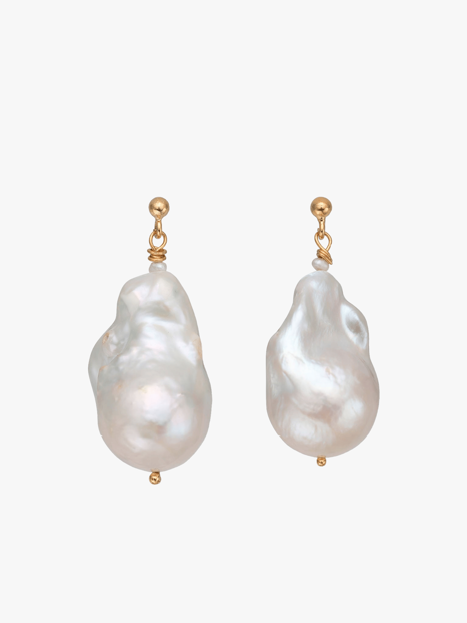 Giséle Baroque Pearl Earrings made by Eva Remenyi