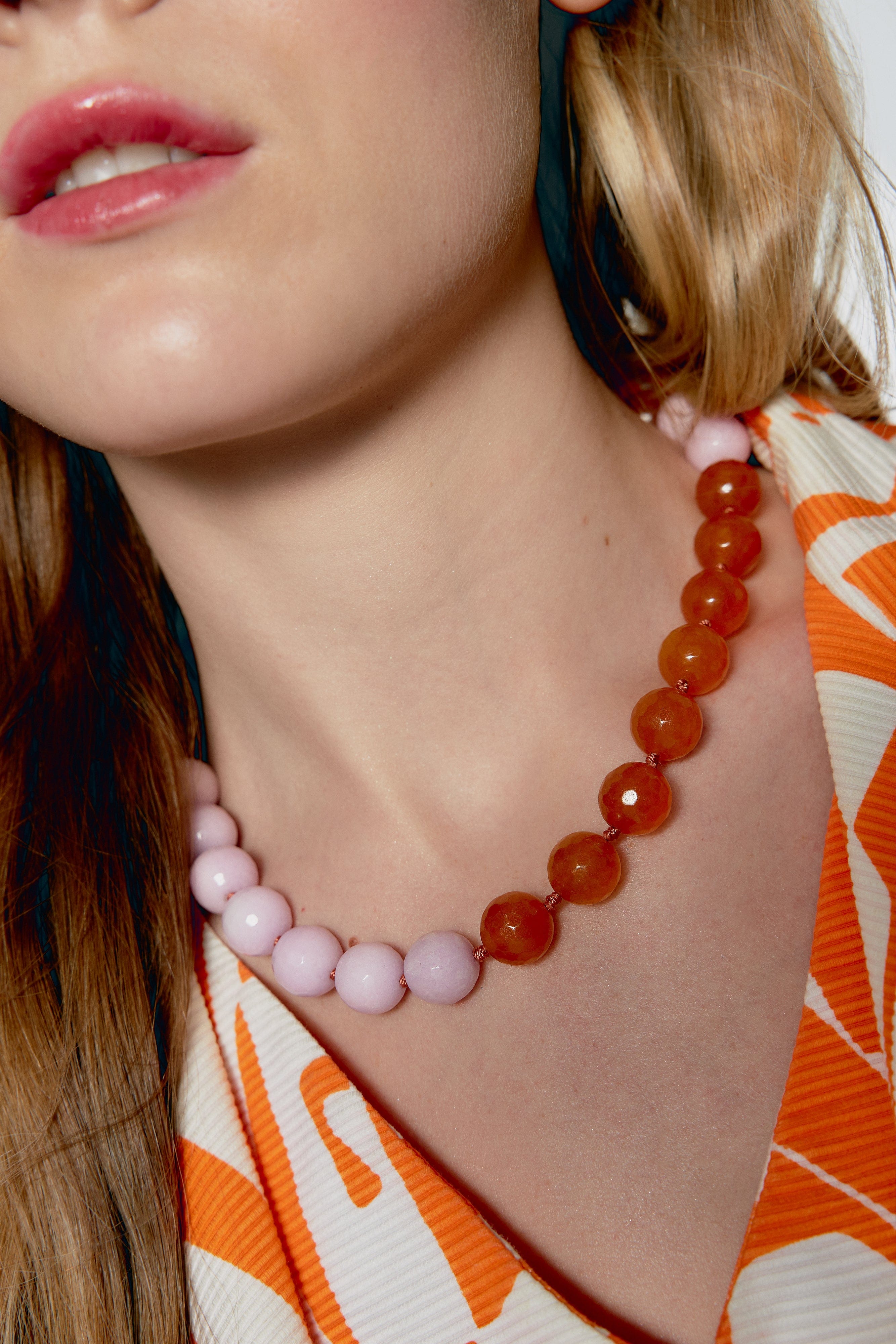 Rose necklace in natural stones made by Phialebel