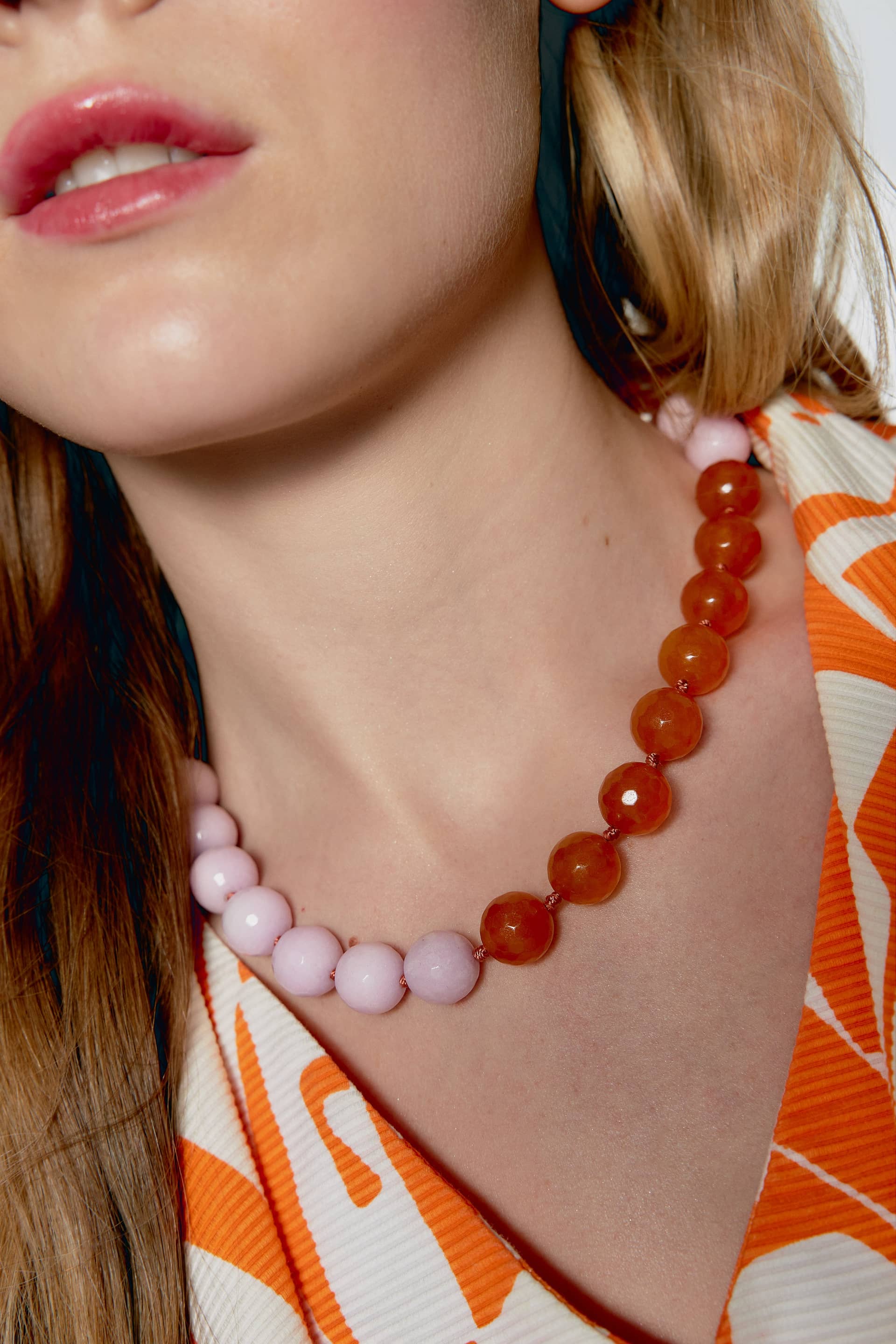 Rose necklace in natural stones made by Phialebel