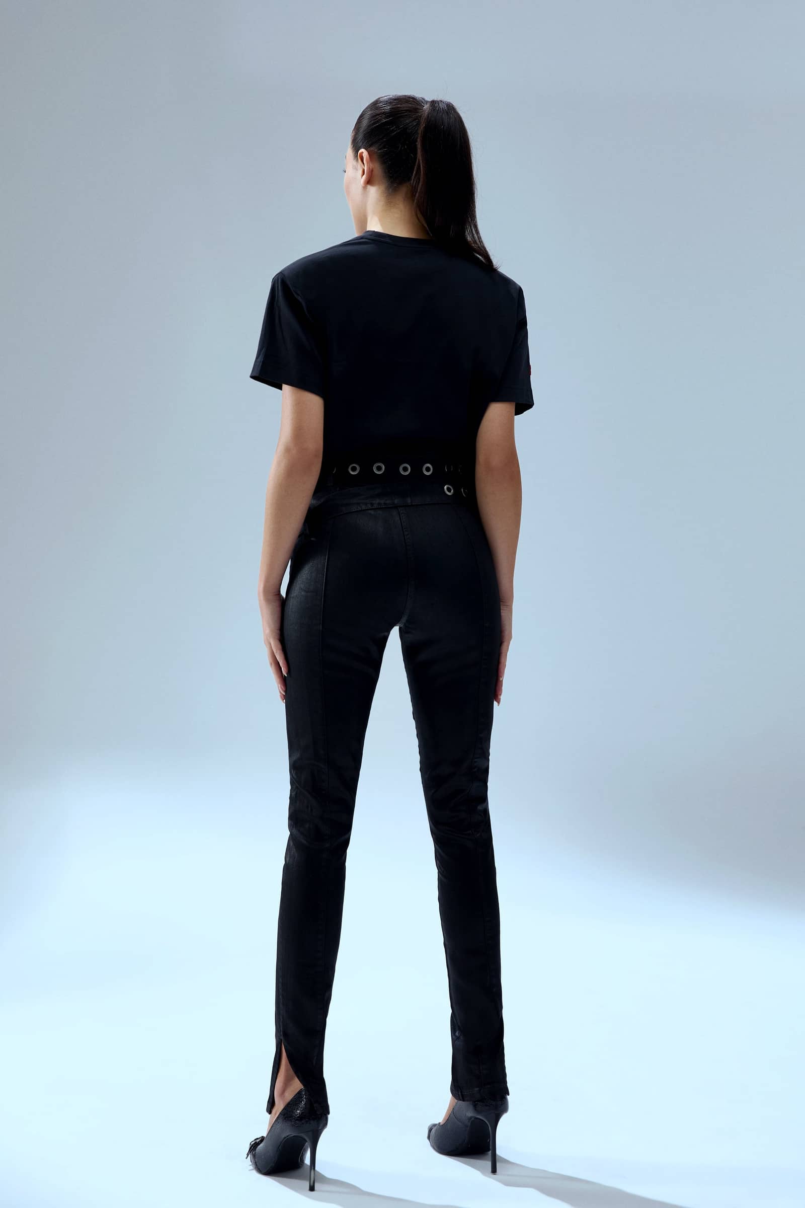 YOUR *ITCH SHOULDER PADDED T-SHIRT - JET BLACK made by PCFG