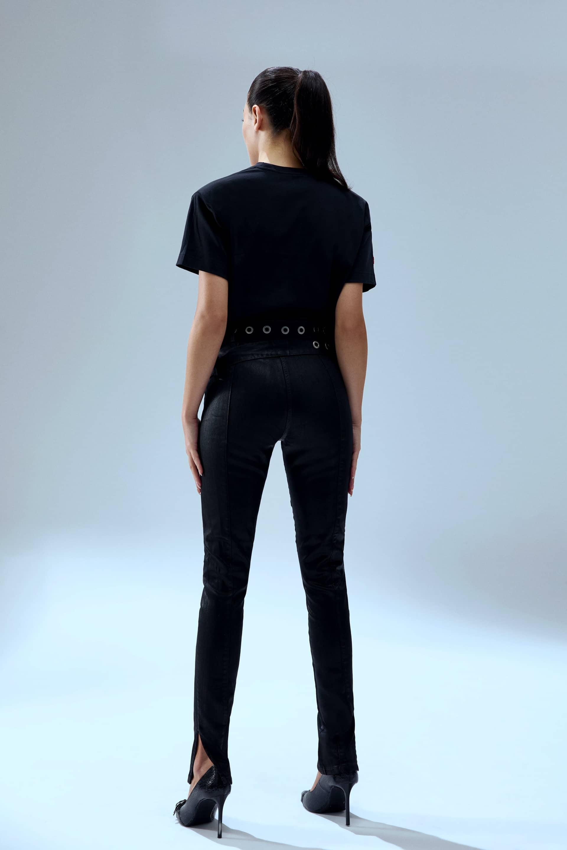 YOUR *ITCH SHOULDER PADDED T-SHIRT - JET BLACK made by PCFG