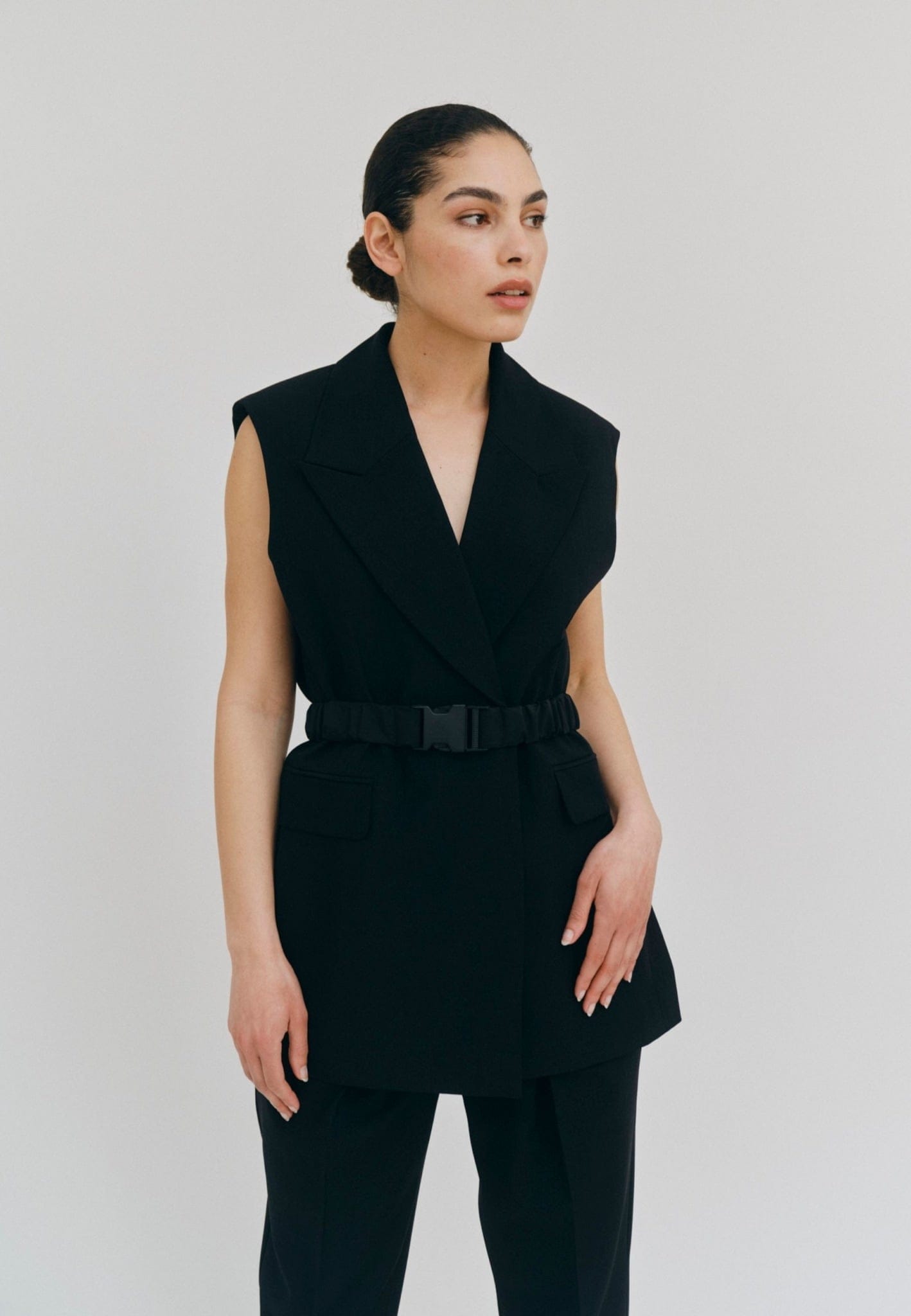 Phoebe Vest - Black made by HERSKIND