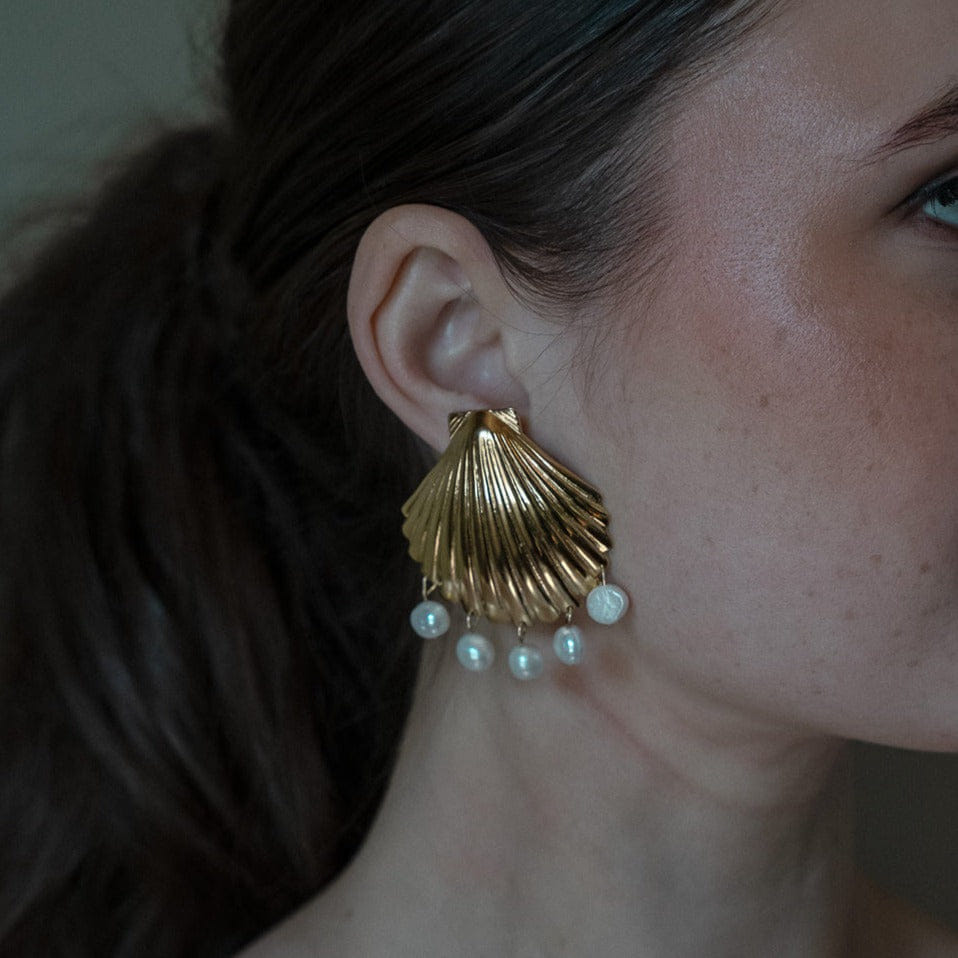 CAPESANTA EARRINGS made by Zepplin The Label