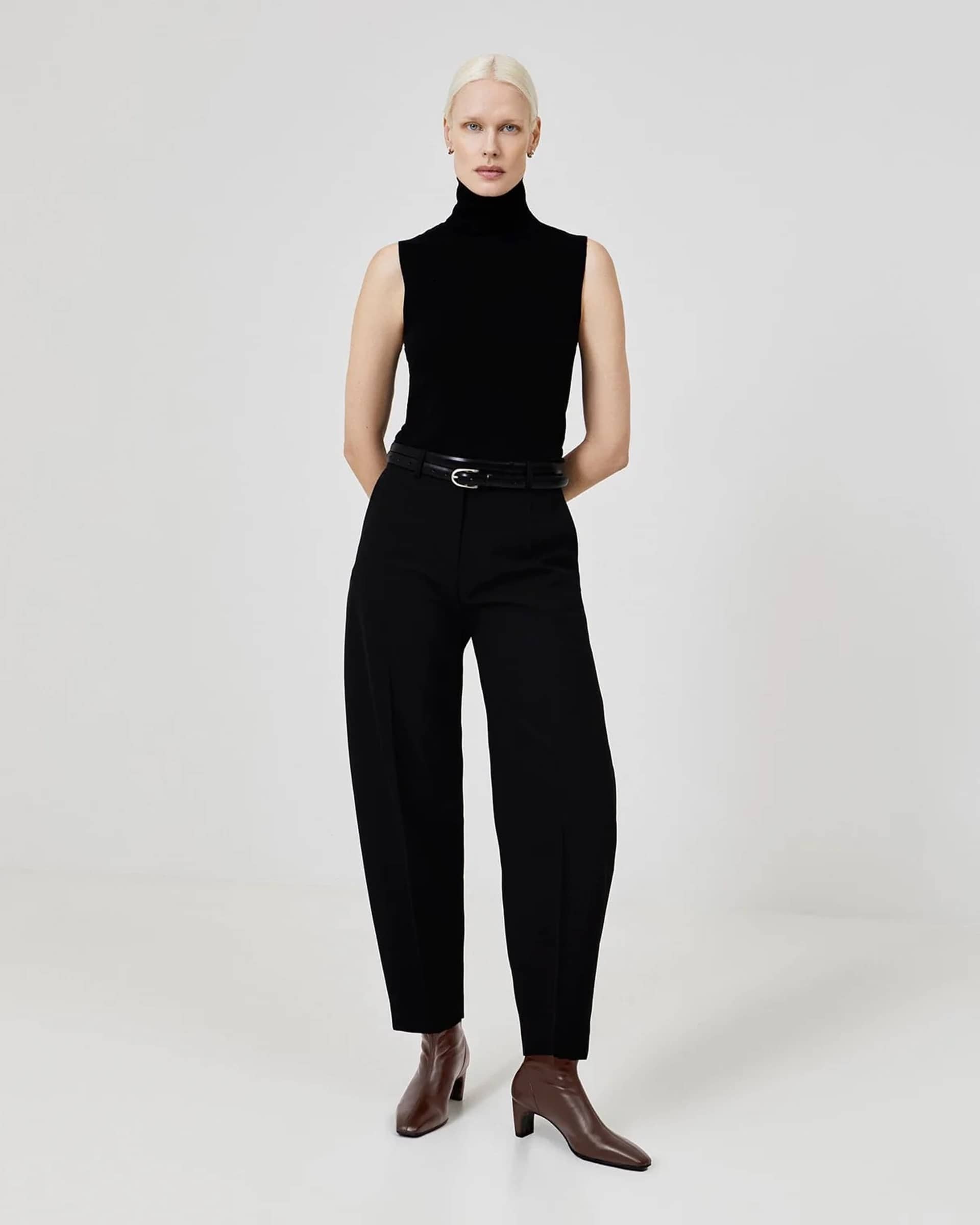 The Glove Boot - Chocolate made by ESSEN