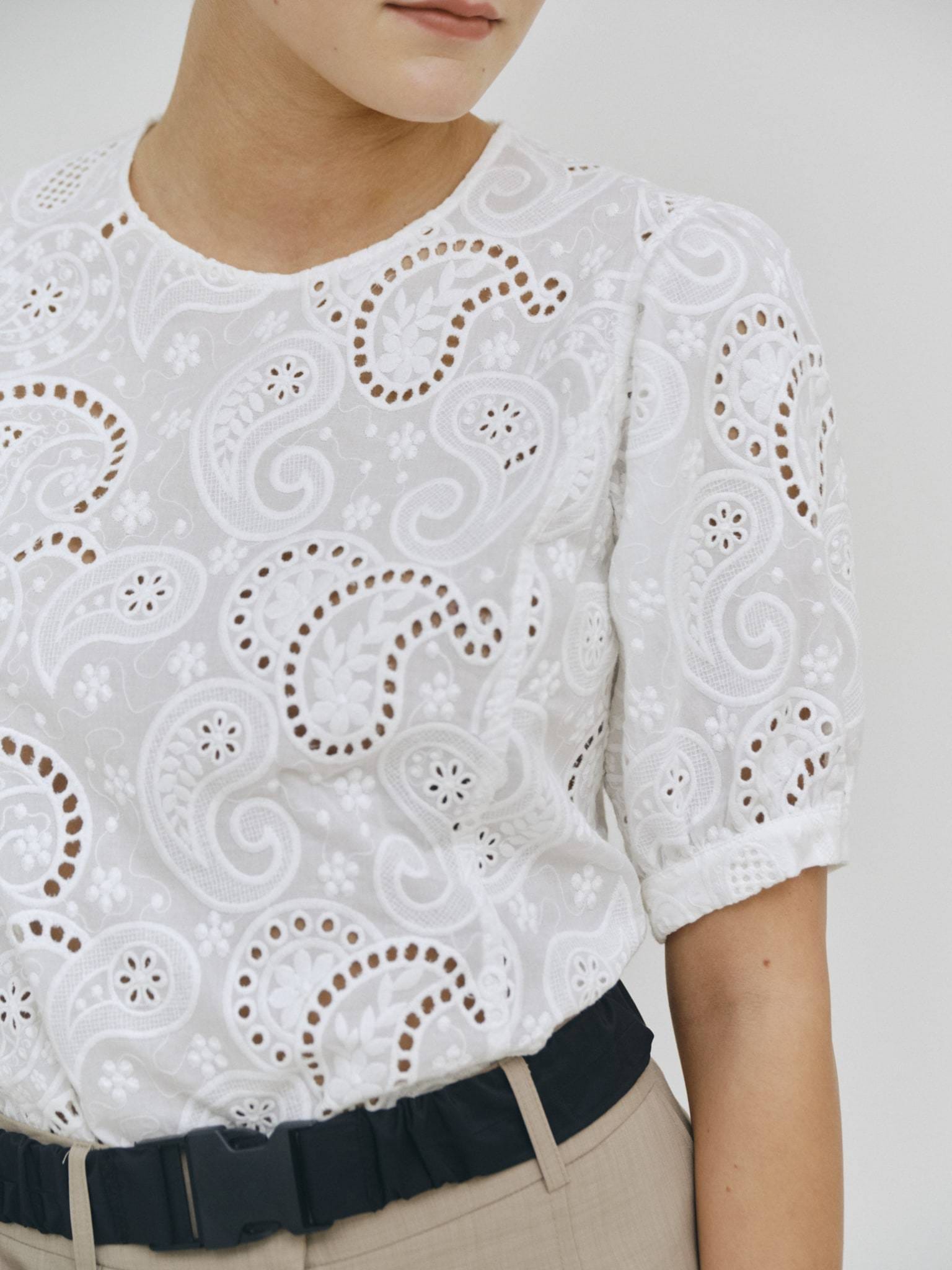 Ida Blouse - White made by HERSKIND