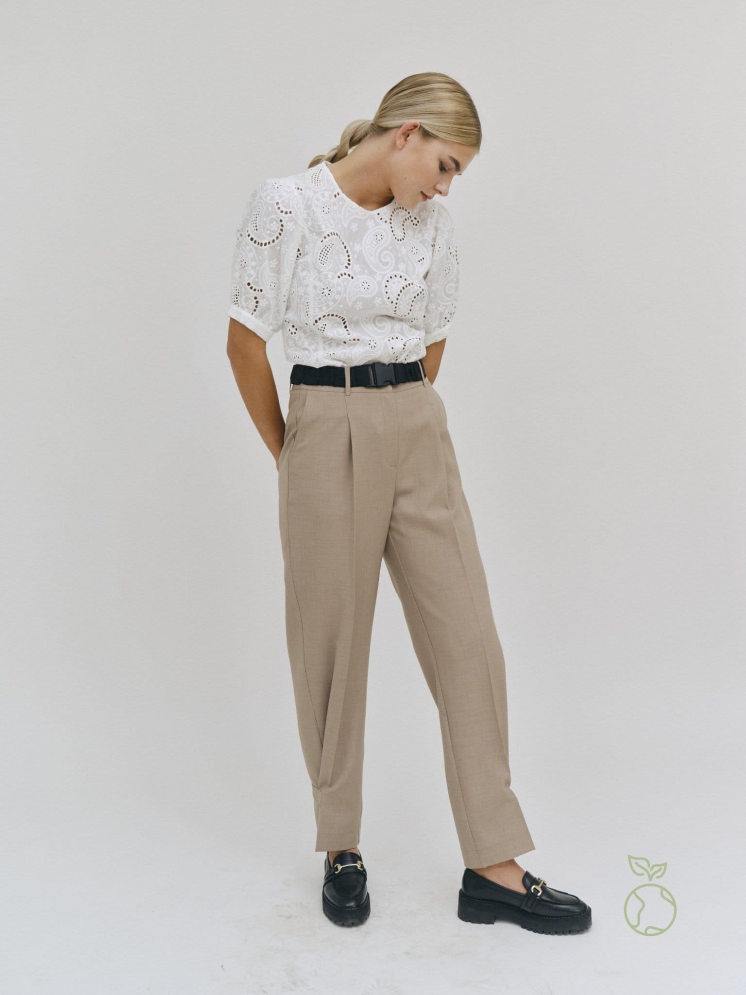 Ida Blouse - White made by HERSKIND