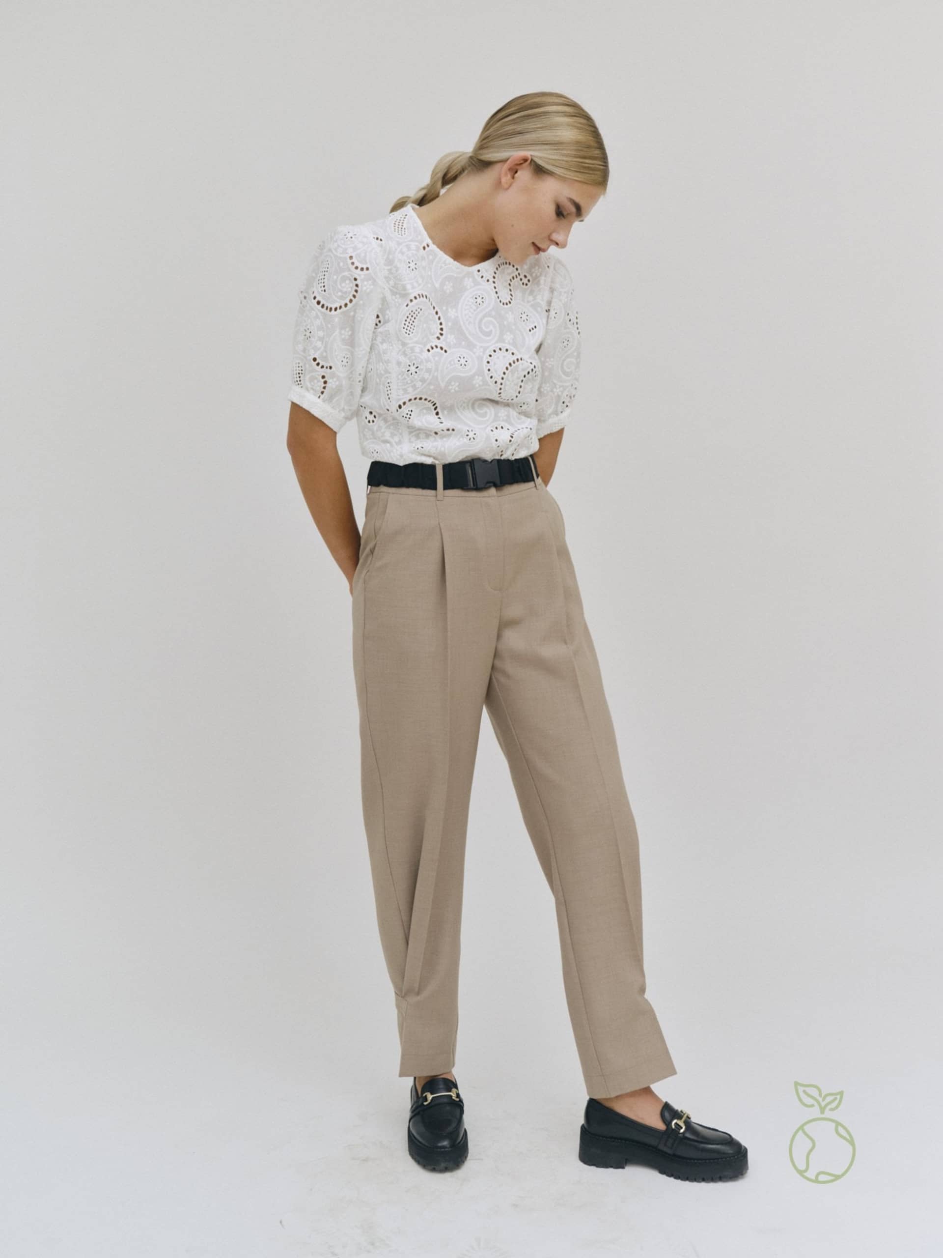 Ida Blouse - White made by HERSKIND