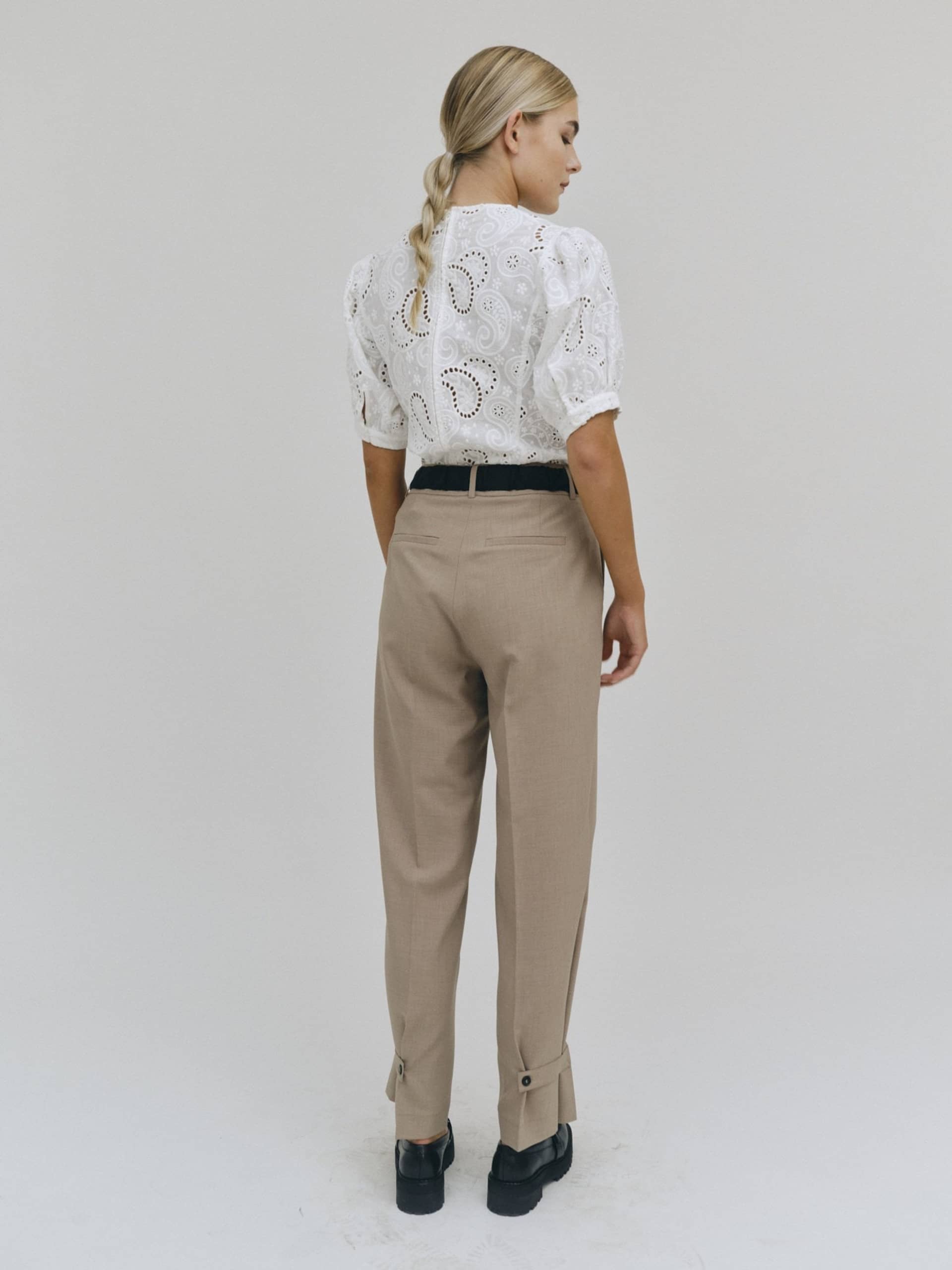 Ida Blouse - White made by HERSKIND