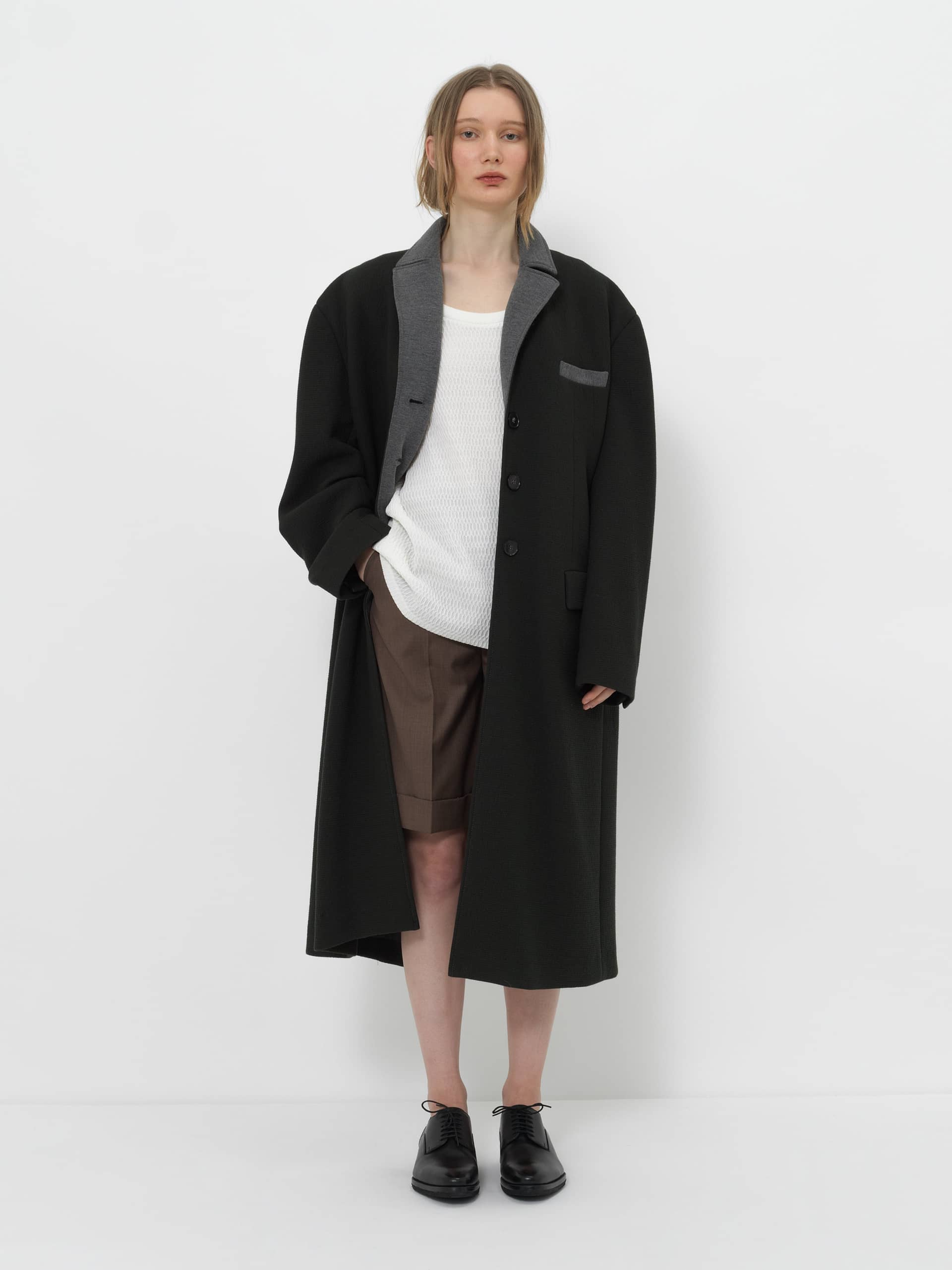 LONG COAT WITH CONTRAST COLLAR IN BLACK made by YIBRI