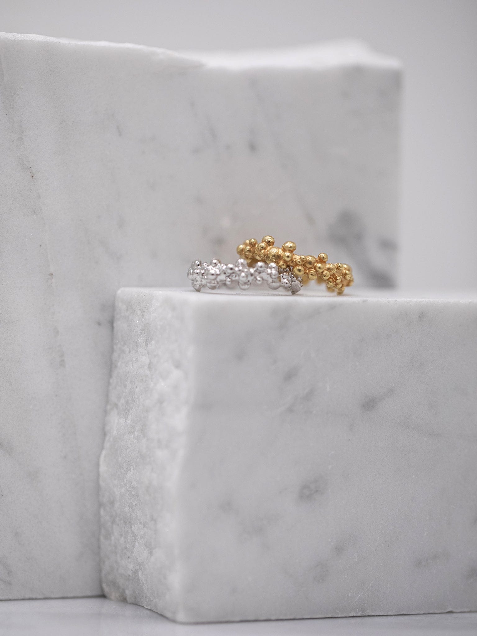 Céleste Deux Ring Gold in Gold made by Eva Remenyi