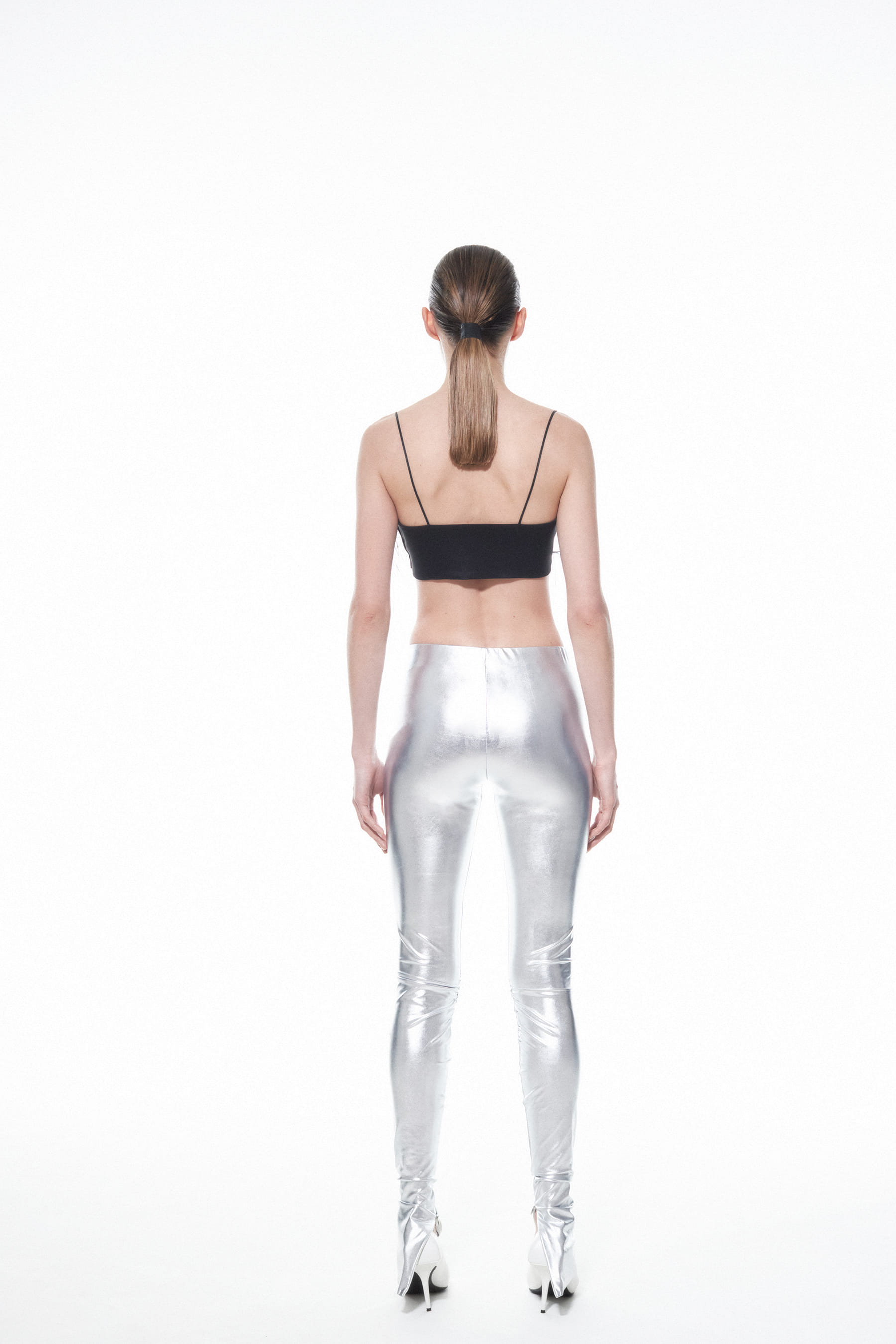 METALLIC LEGGINGS in Silver made by NUÉ