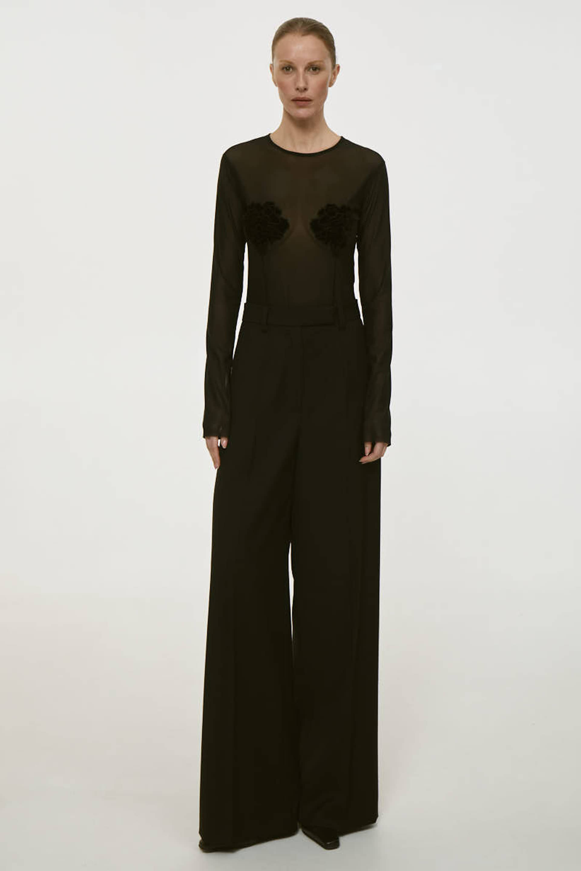 BLACK LONGSLEEVE made by DELEGAN Clothes