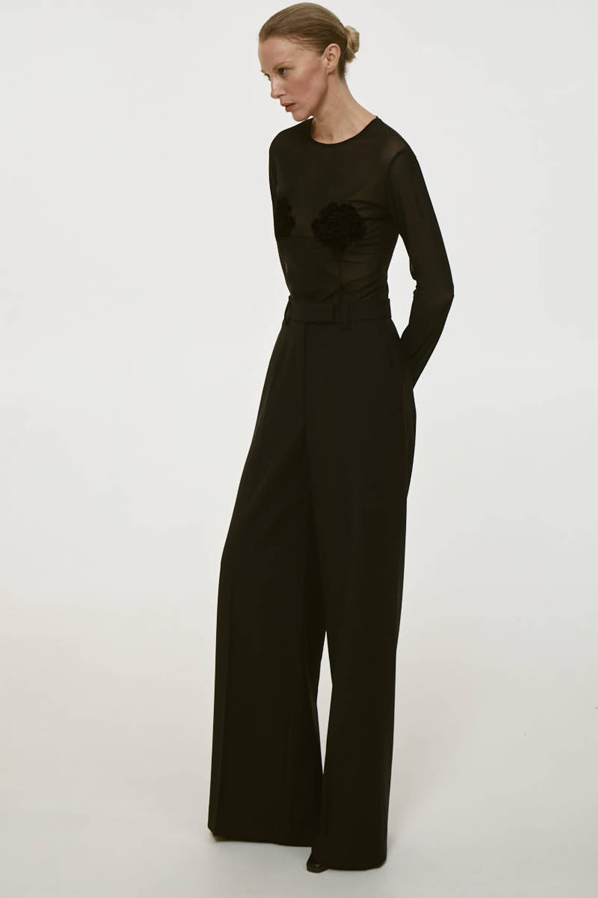 BLACK LONGSLEEVE made by DELEGAN Clothes