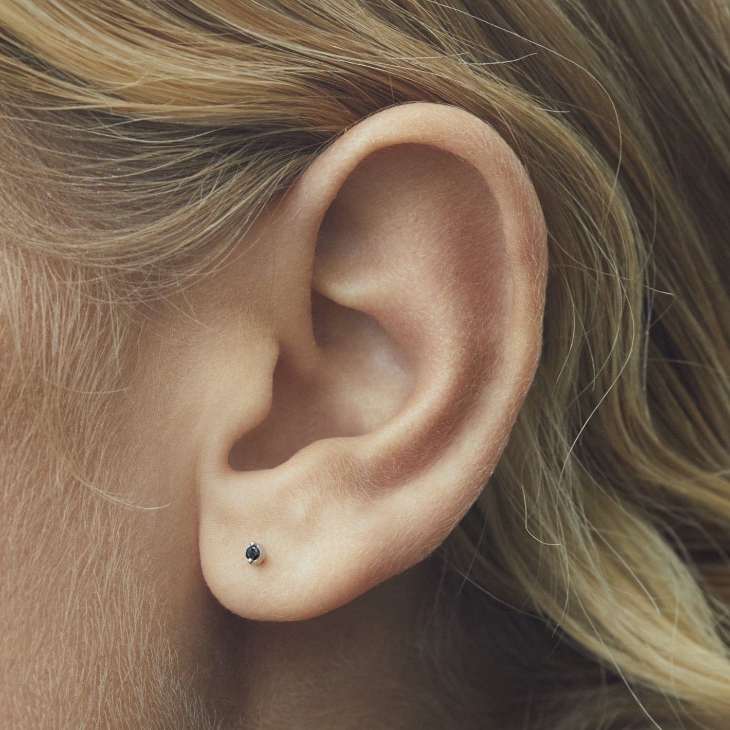 EBONY LABRET - BLACK DIAMOND & WHITE GOLD made by ENNUI