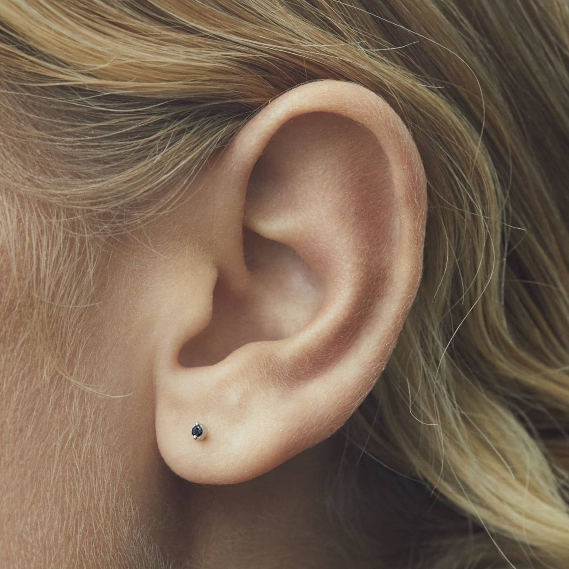 EBONY LABRET - BLACK DIAMOND & WHITE GOLD made by ENNUI