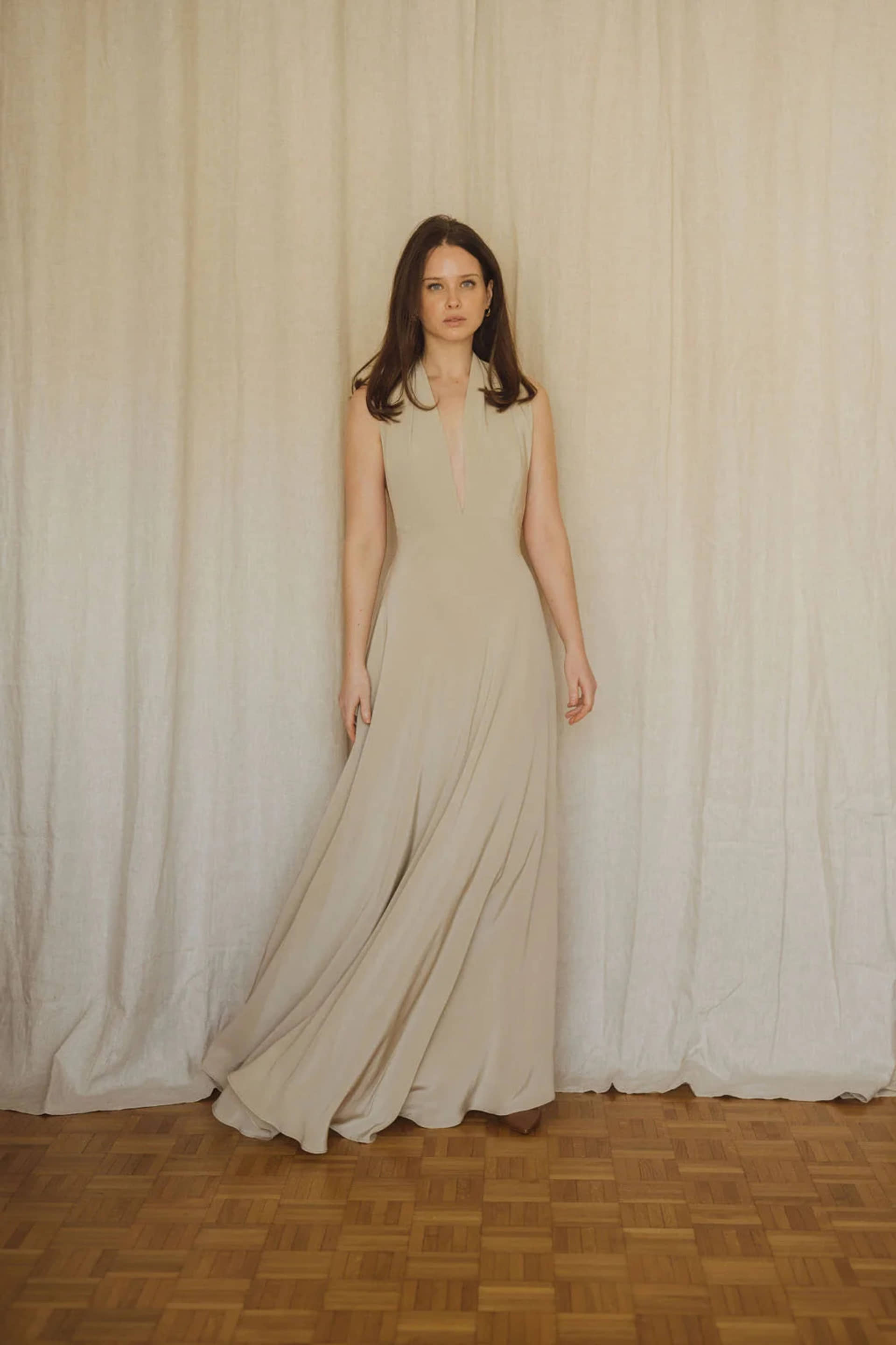 Silk backless dress - Charming beige made by MORACÉE