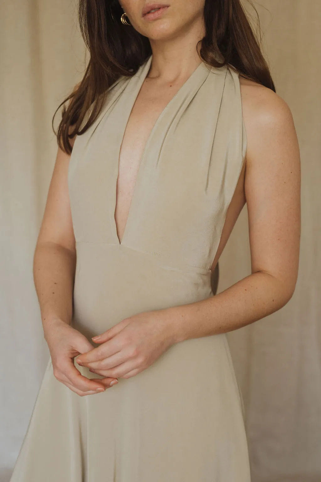 Silk backless dress - Charming beige made by MORACÉE