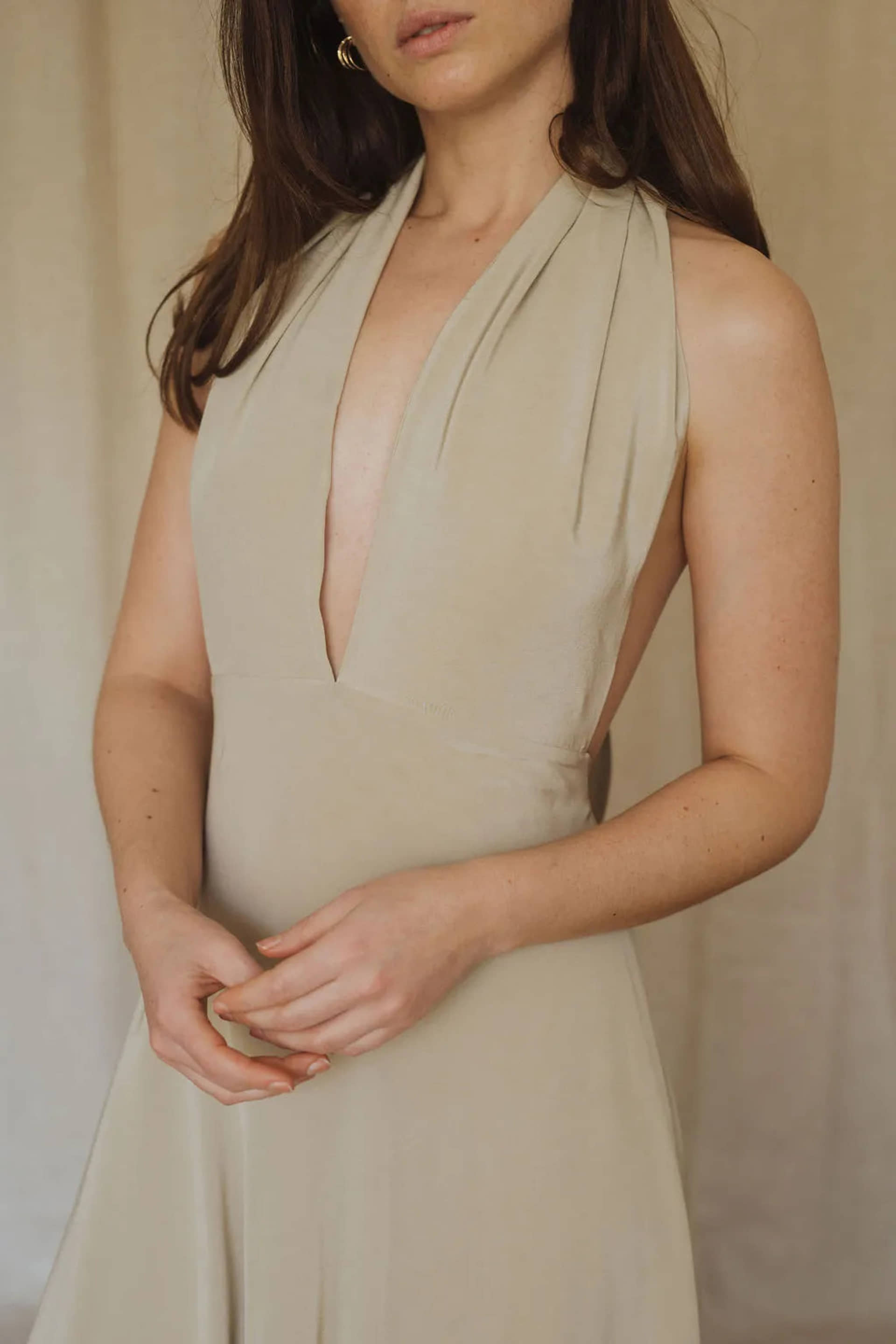 Silk backless dress - Charming beige made by MORACÉE