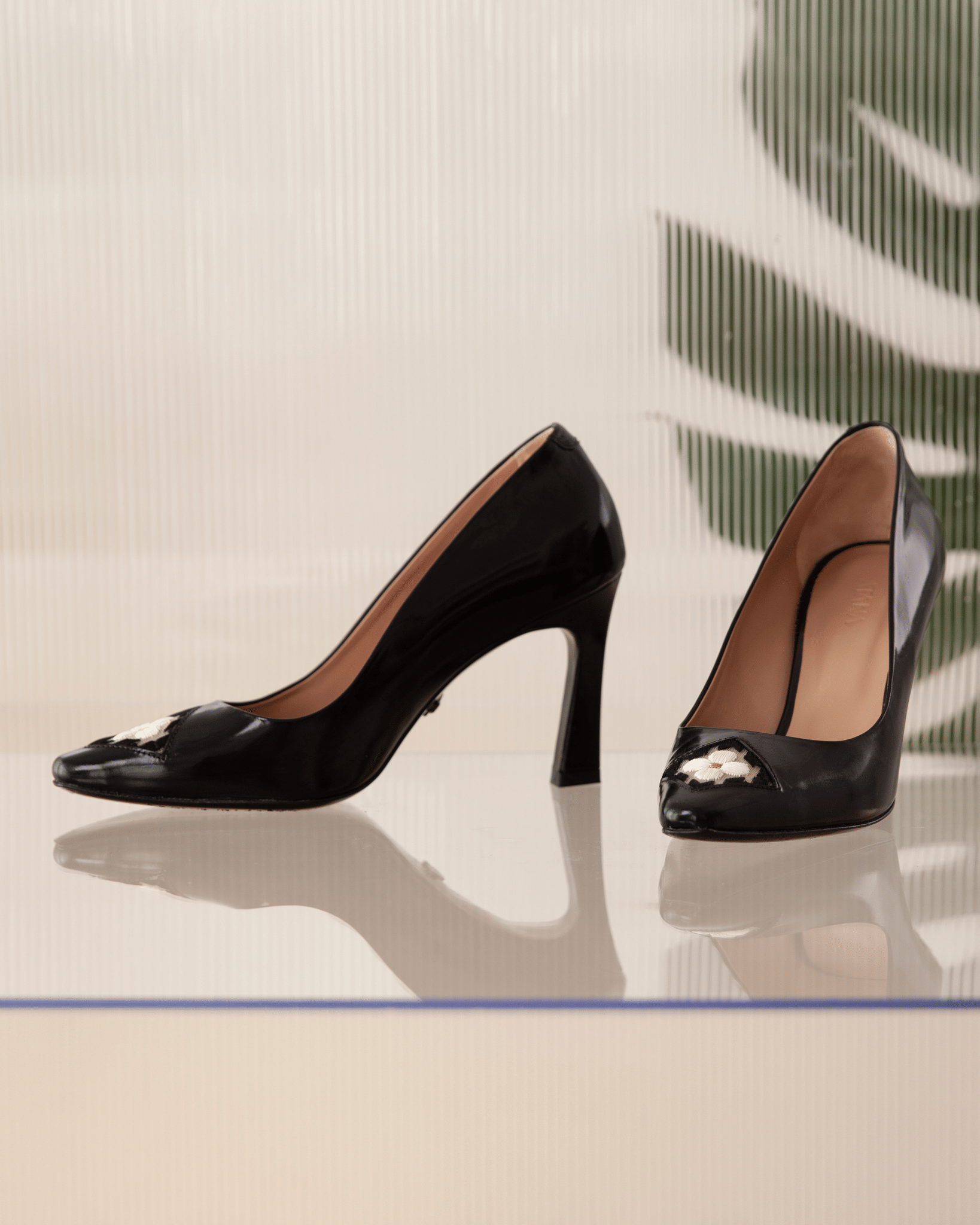 Fiorellini Pump in Semi-Patent Leather 85 Black in Black made by ATANA