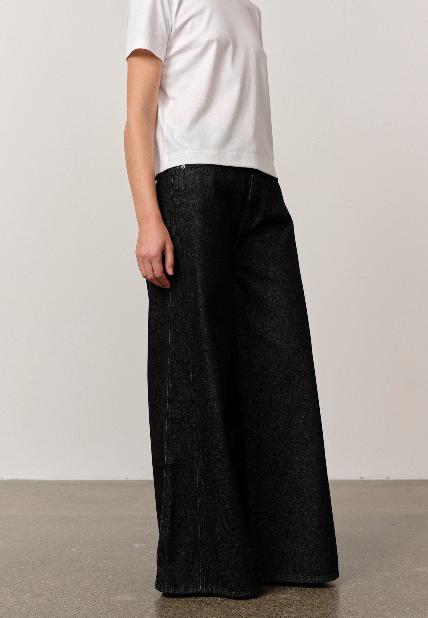 Katja Jeans - Black (Leg Size 32" - Long) made by HERSKIND