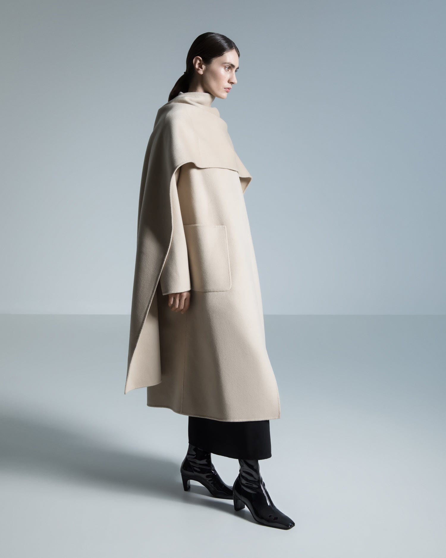 The Glove Boot - Black made by ESSEN