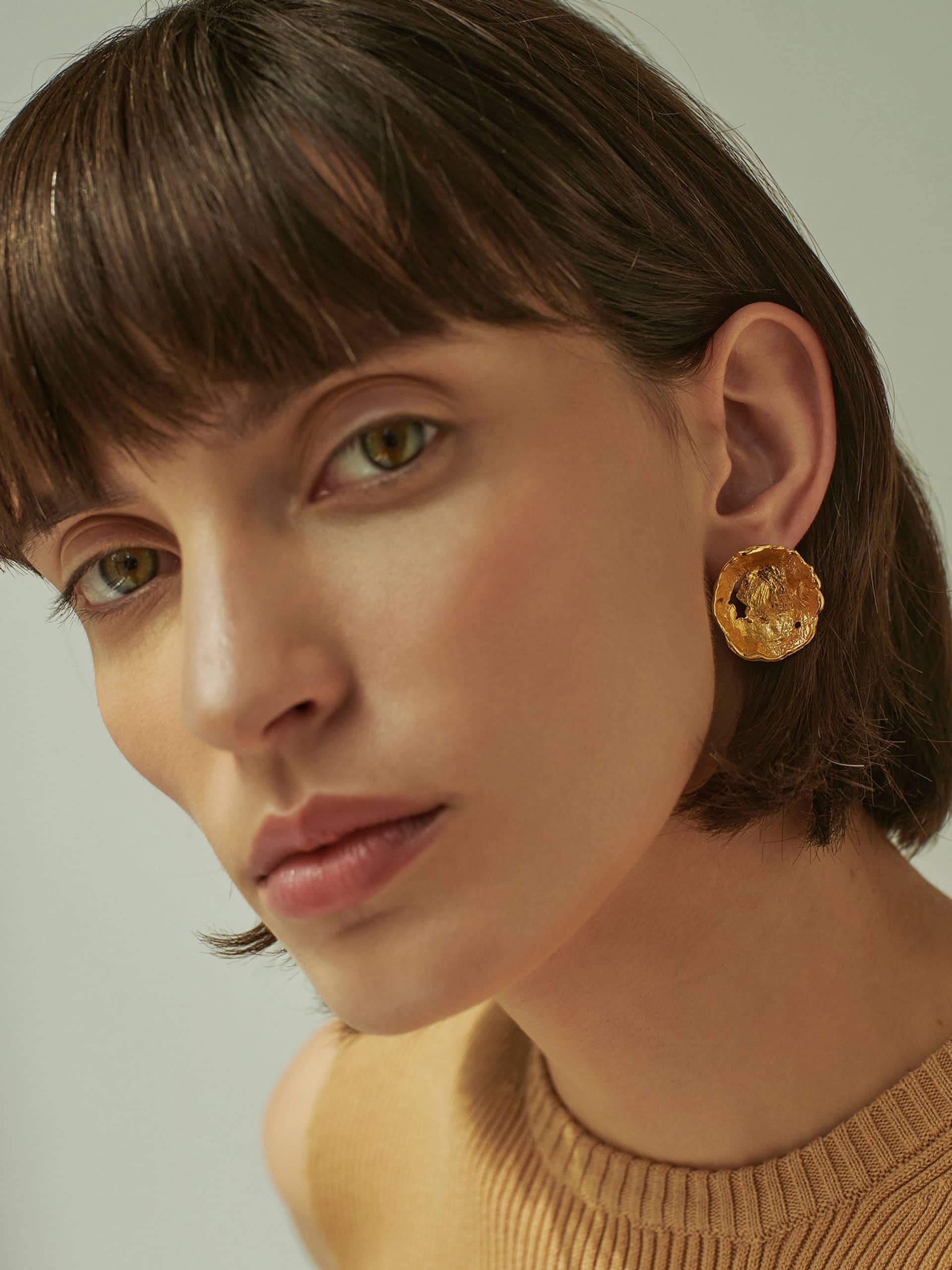 Vacation Sun Earrings Gold in Gold made by Eva Remenyi