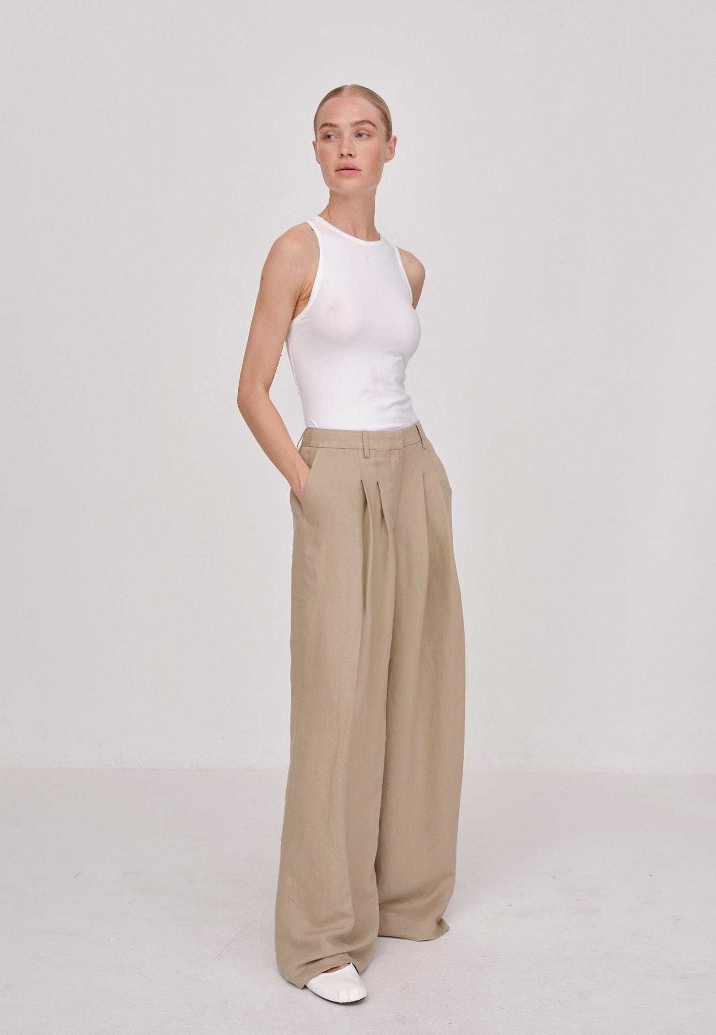 Lotus Pants - Light Khaki made by HERSKIND