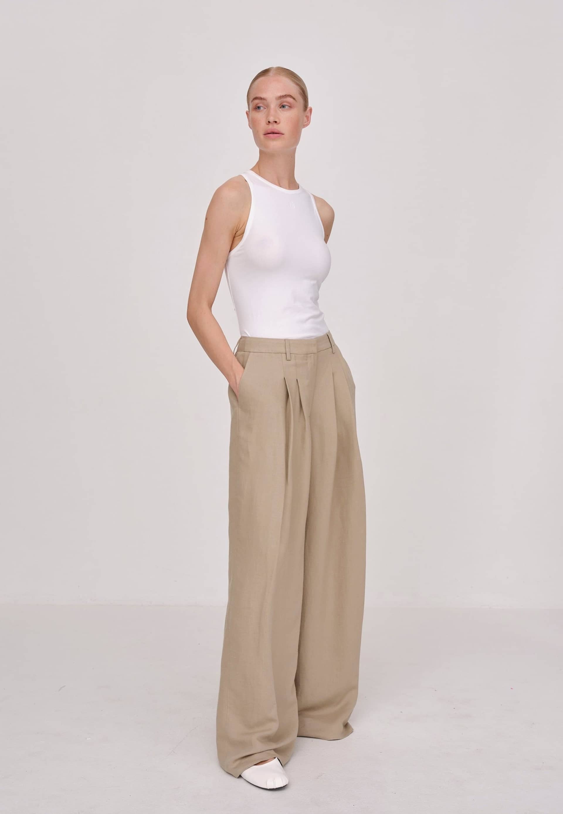 Lotus Pants - Light Khaki made by HERSKIND