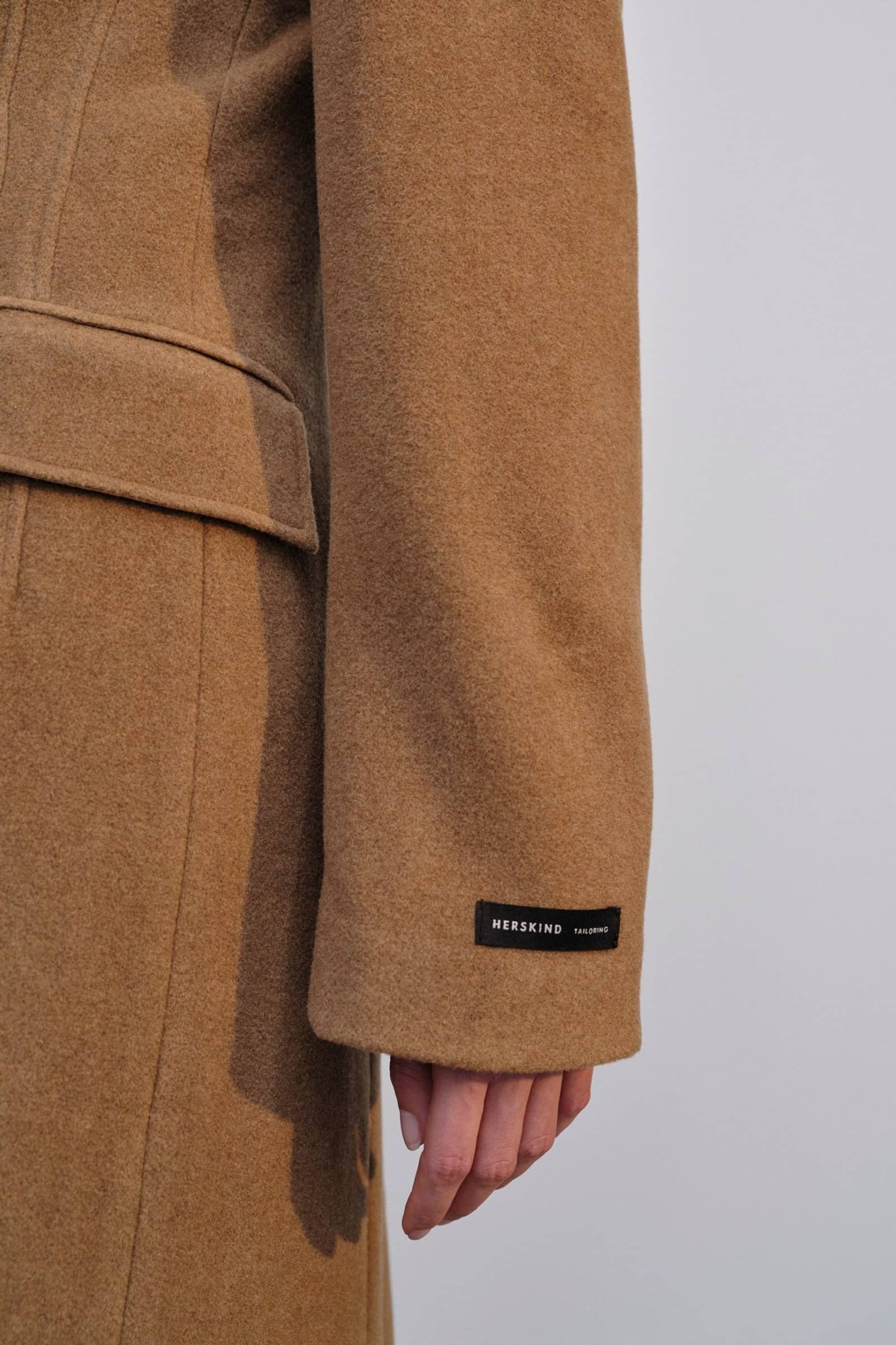 Ultra Coat - Croissant made by HERSKIND