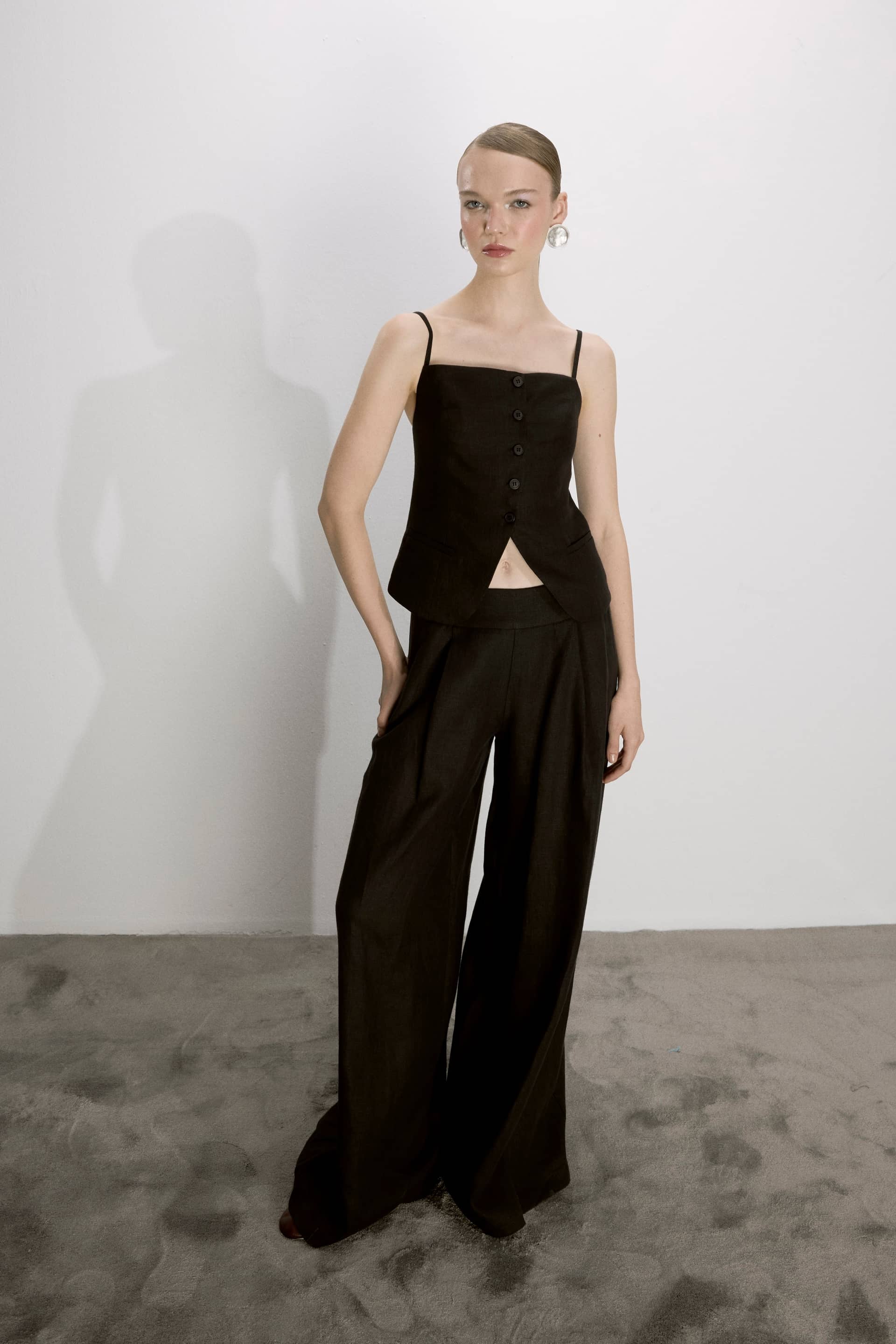 Mui Wide Leg Linen Trousers In Black made by Nazli Ceren