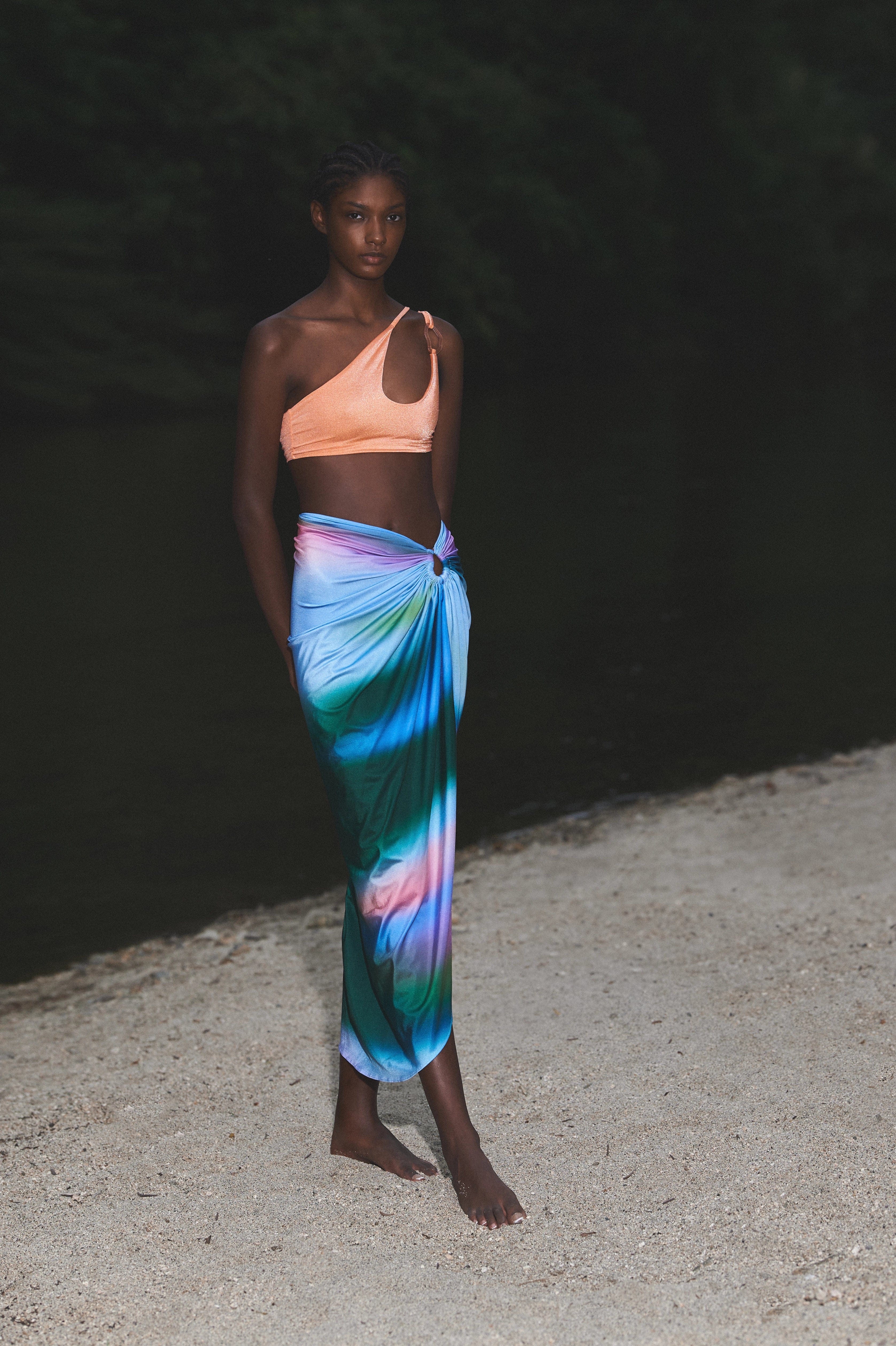 Such a top made by BAOBAB