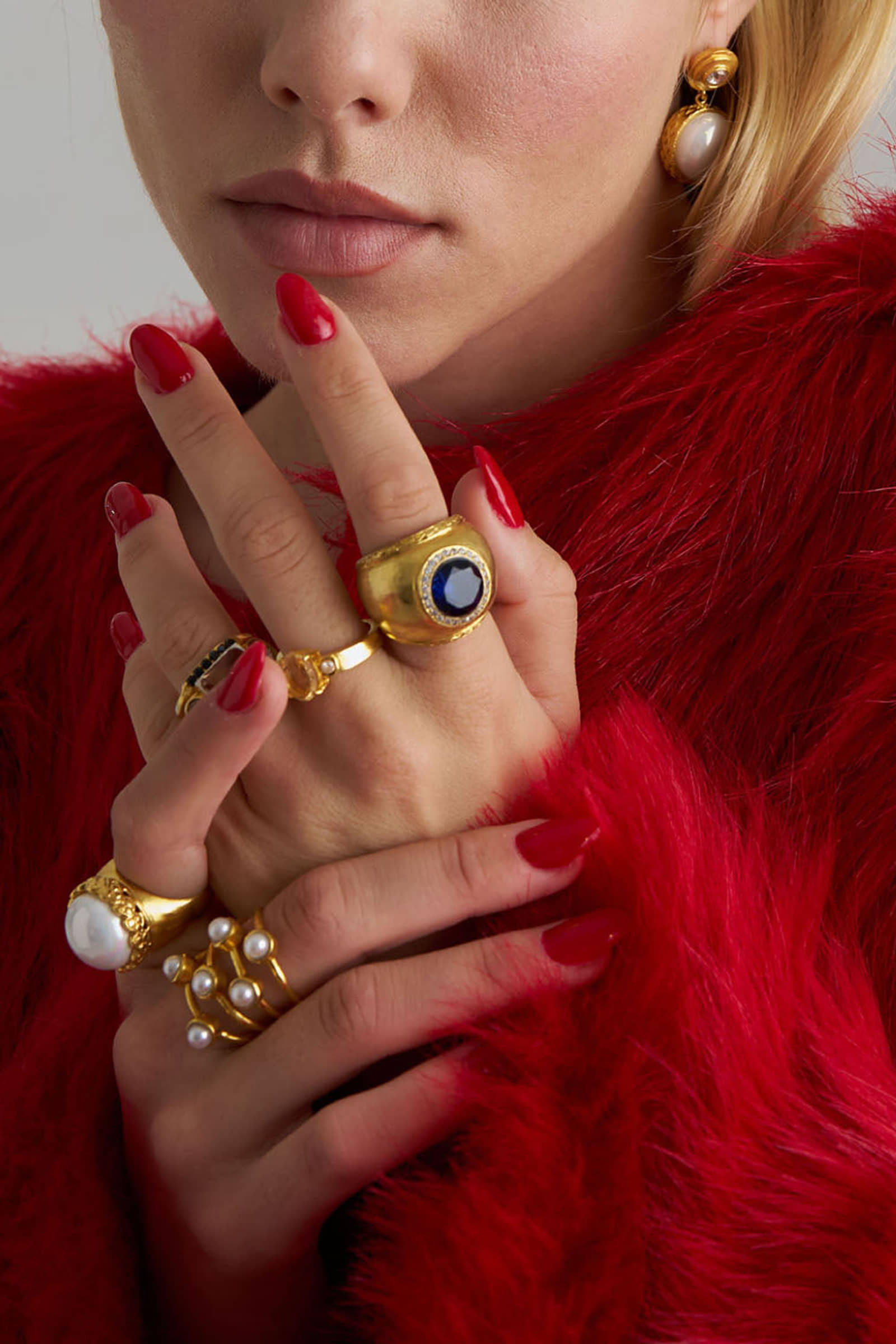 Saphhire Gold Ring made by Lora Istanbul